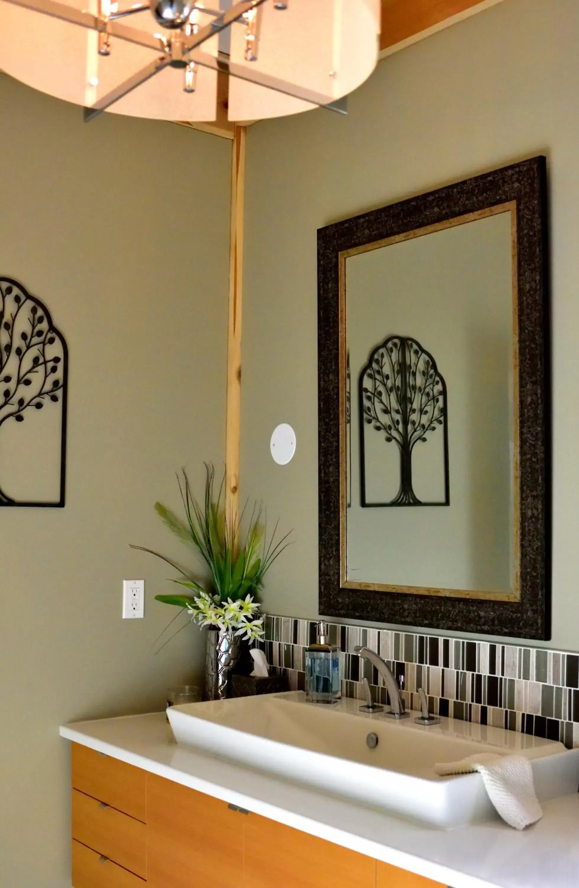 Bathroom in The Rockwell-Harrison Guest Lodge