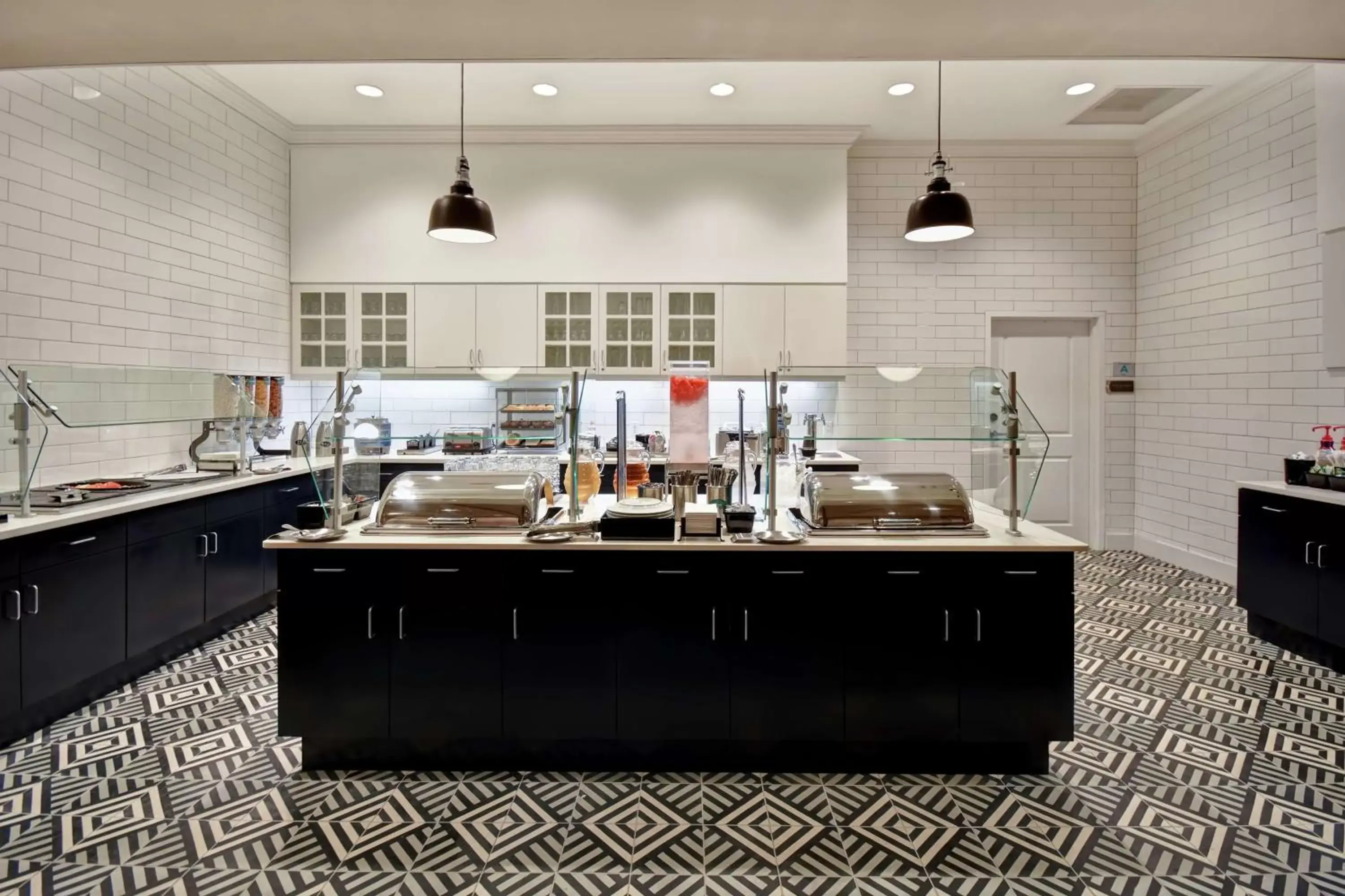 Coffee/tea facilities, Kitchen/Kitchenette in Homewood Suites By Hilton Greenville Downtown