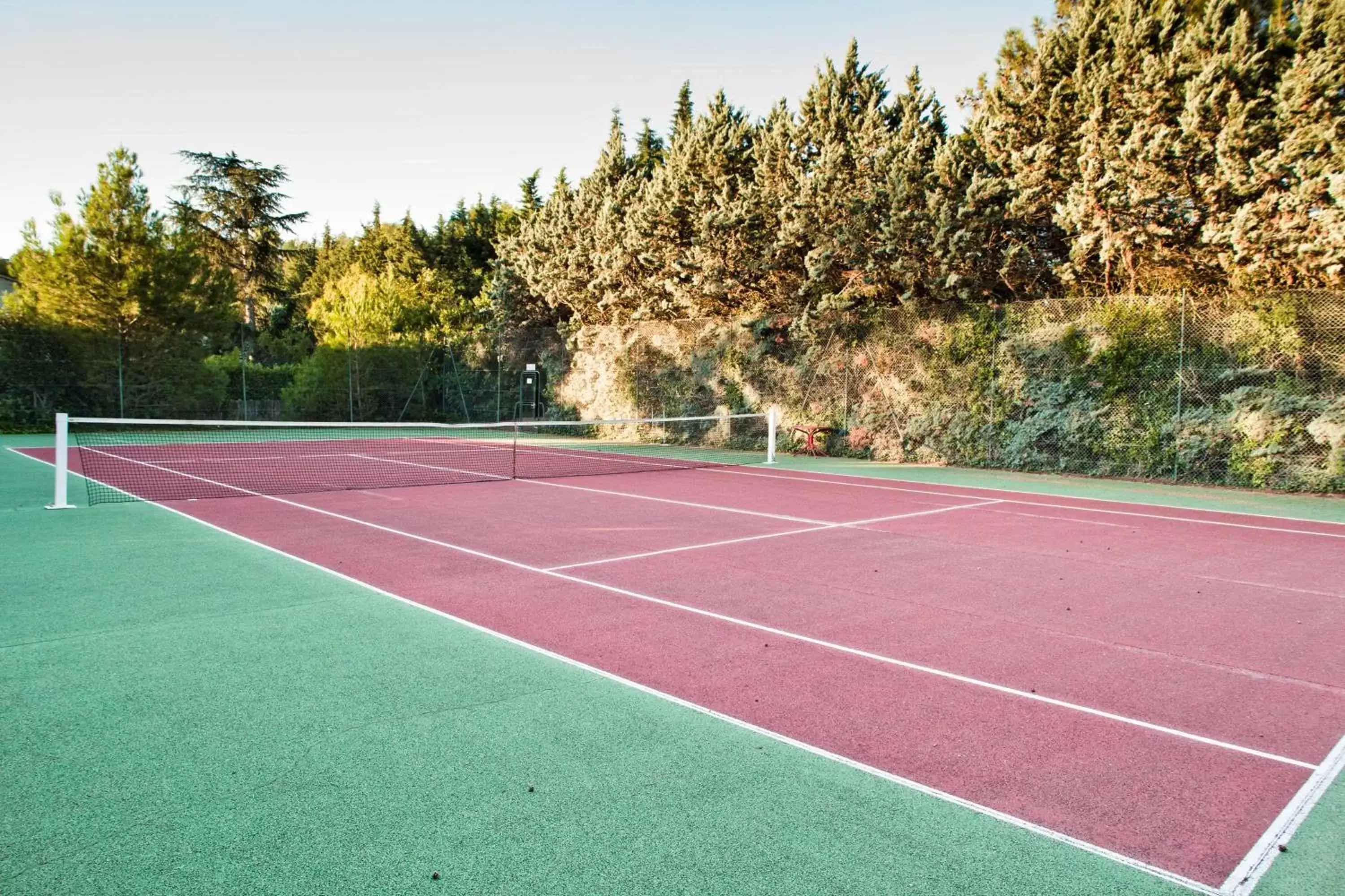 Activities, Tennis/Squash in Best Western Le Val Majour