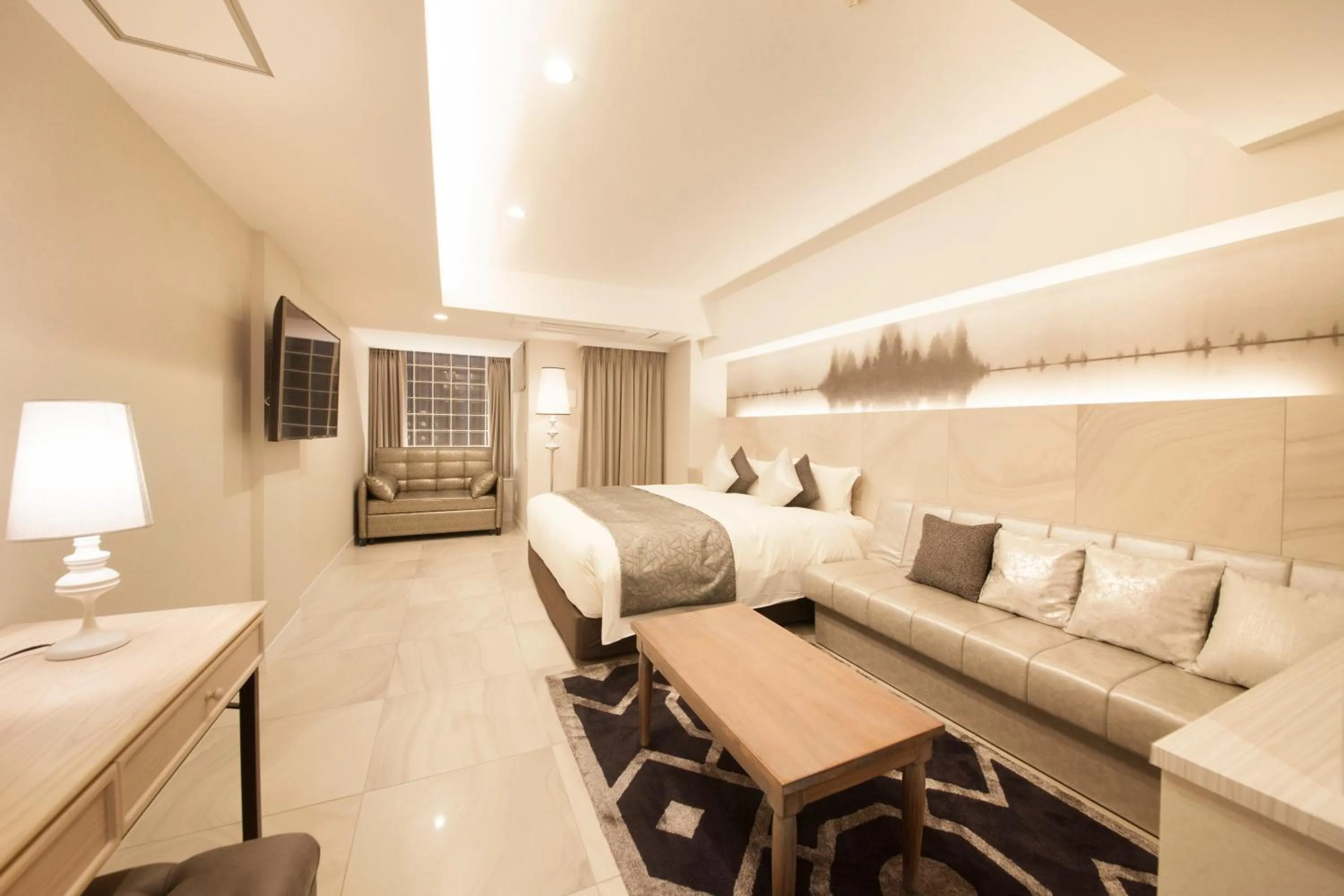 Photo of the whole room, Bed in The Centurion Classic Akasaka