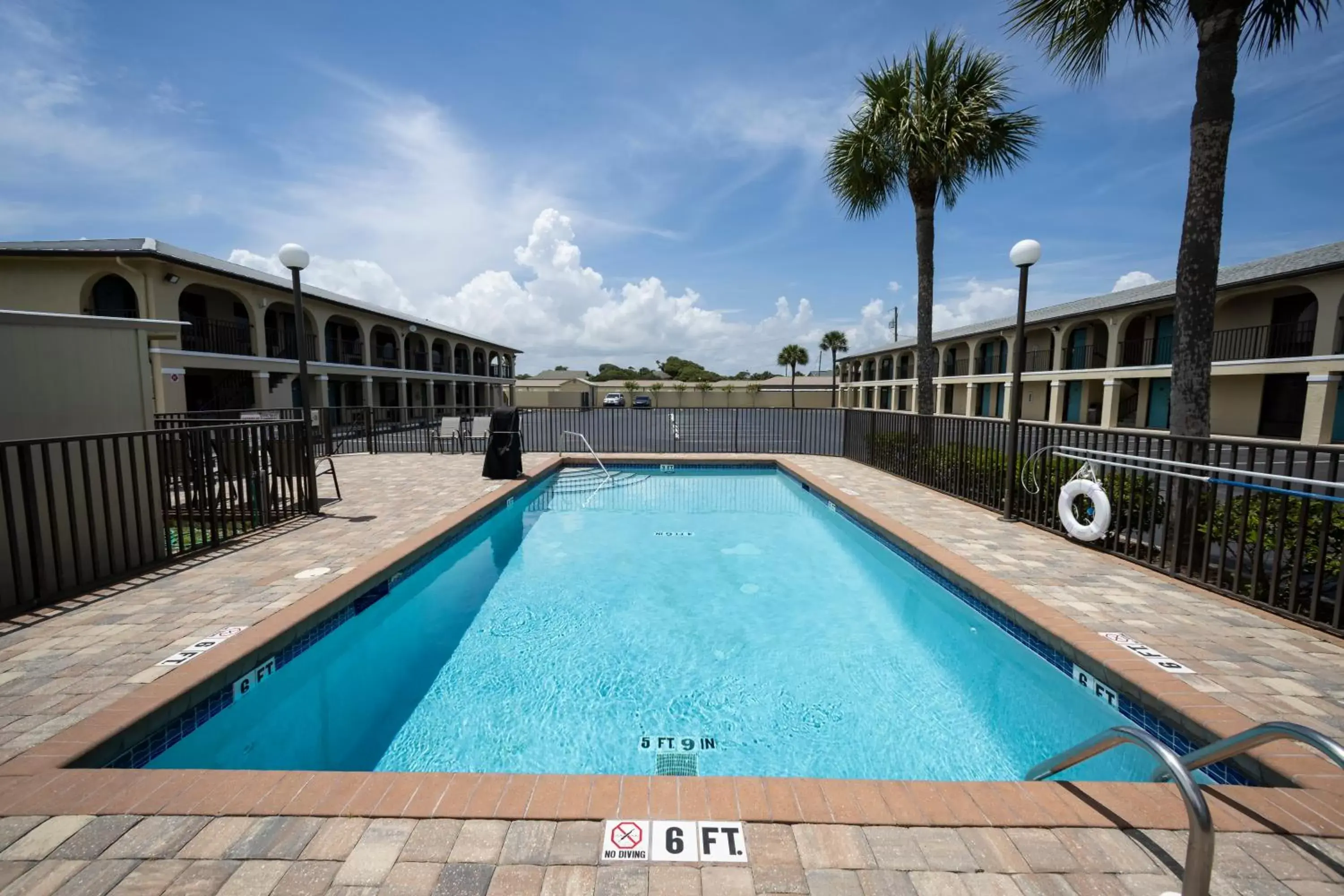 Swimming Pool in Ocean Breeze Inn