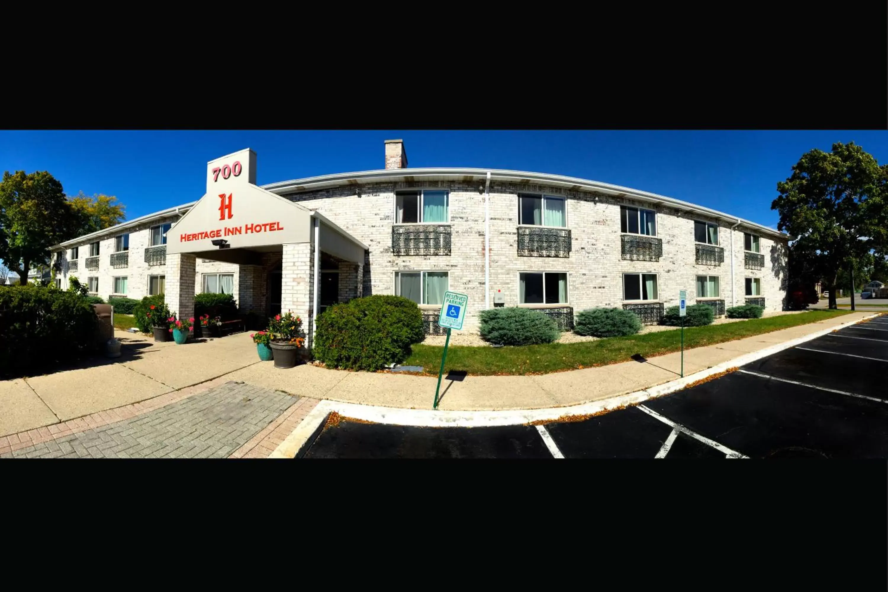 Facade/entrance, Property Building in Heritage Inn Hotel