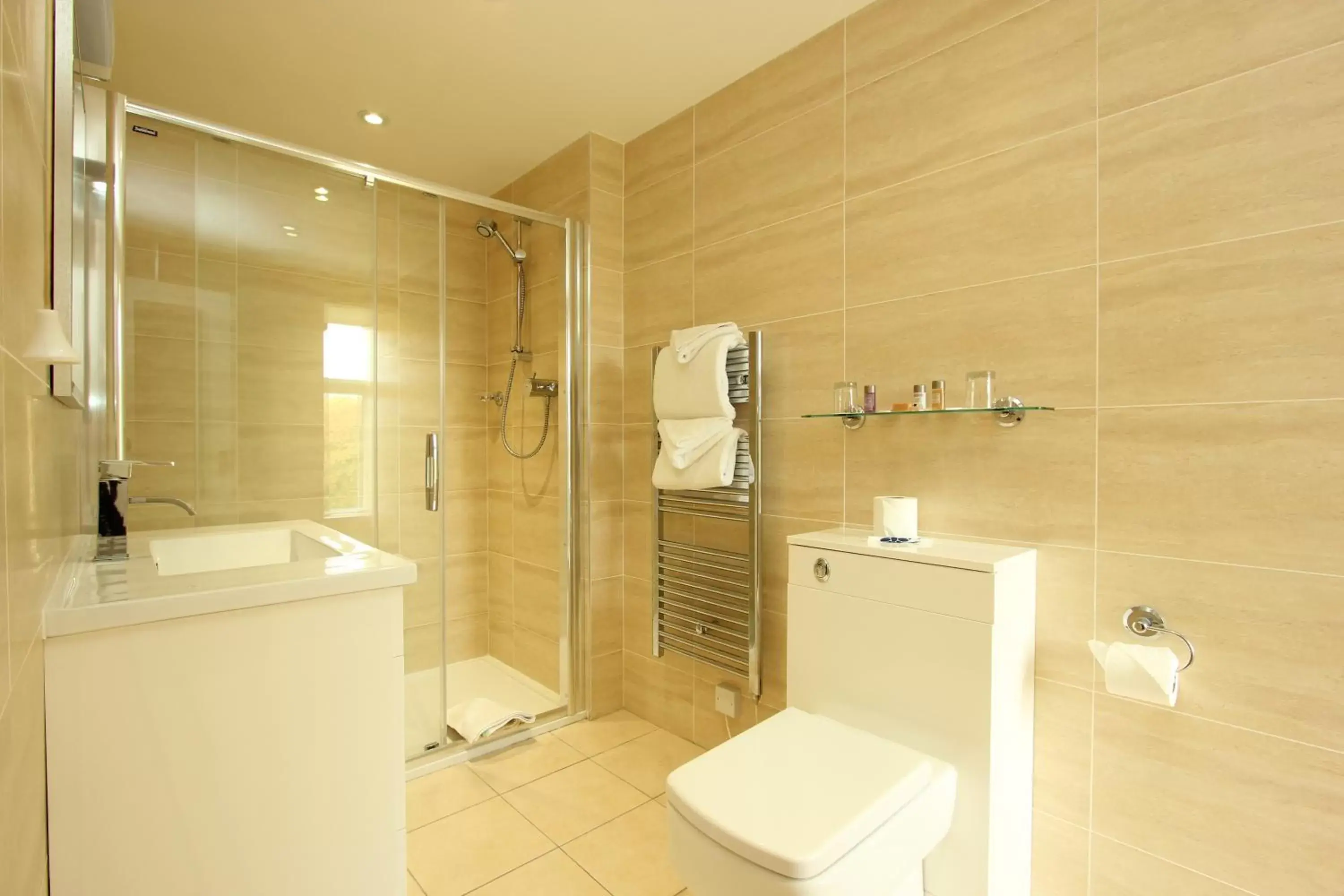 Shower, Bathroom in The Atholl Palace