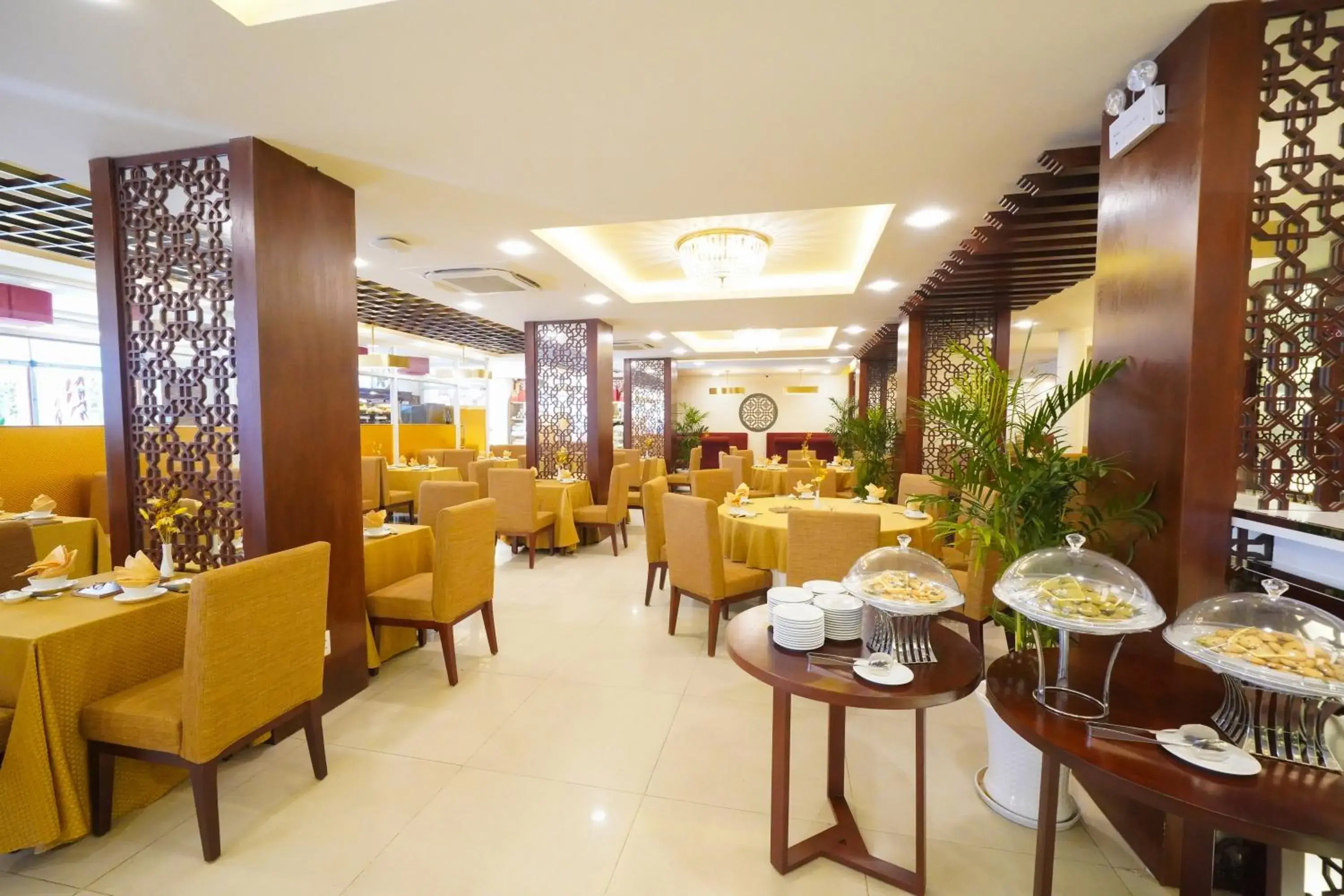 Restaurant/Places to Eat in Dong Khanh Hotel