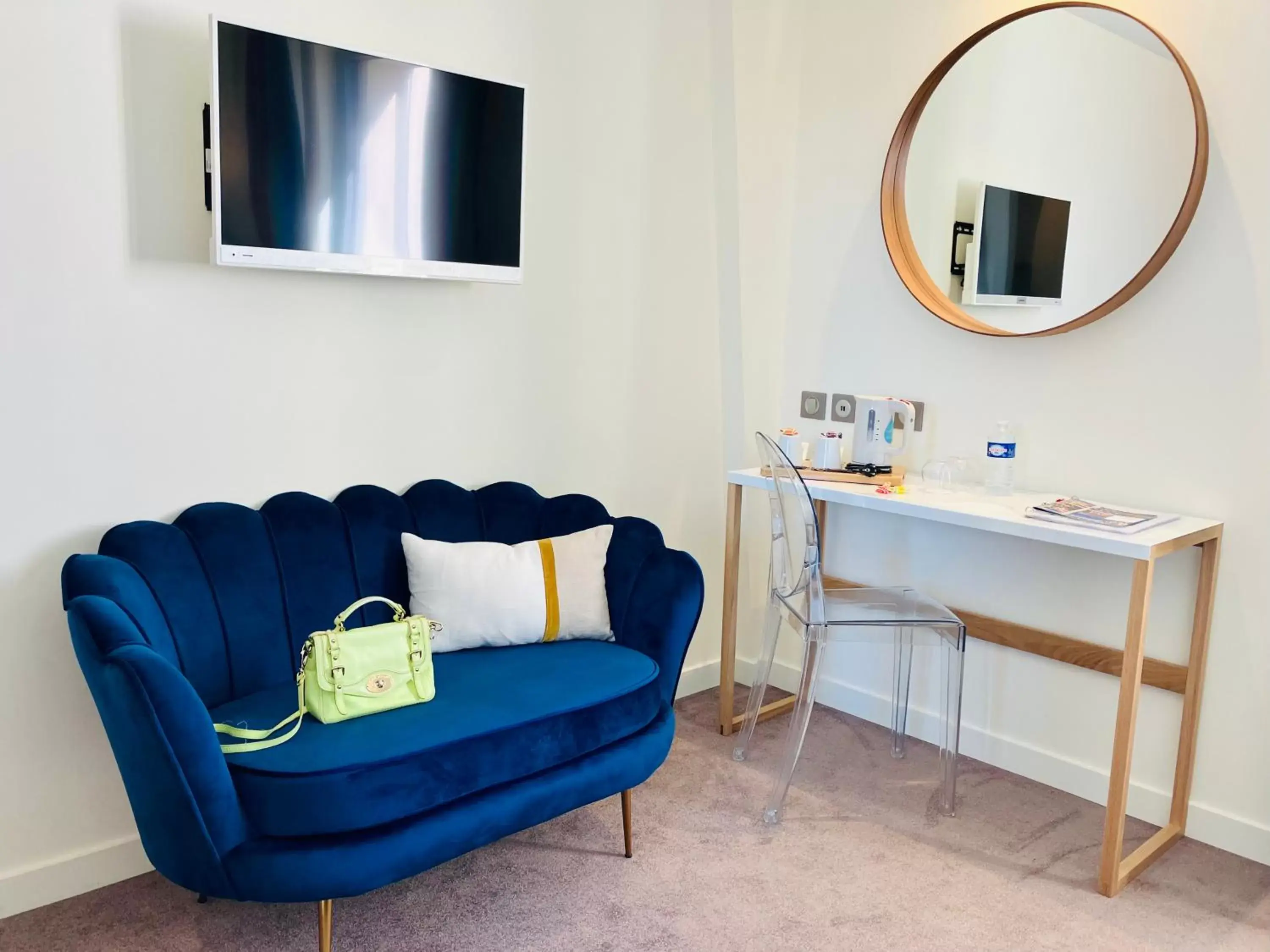 TV and multimedia, Seating Area in Hôtel Outre-Mer - Villa Le Couchant