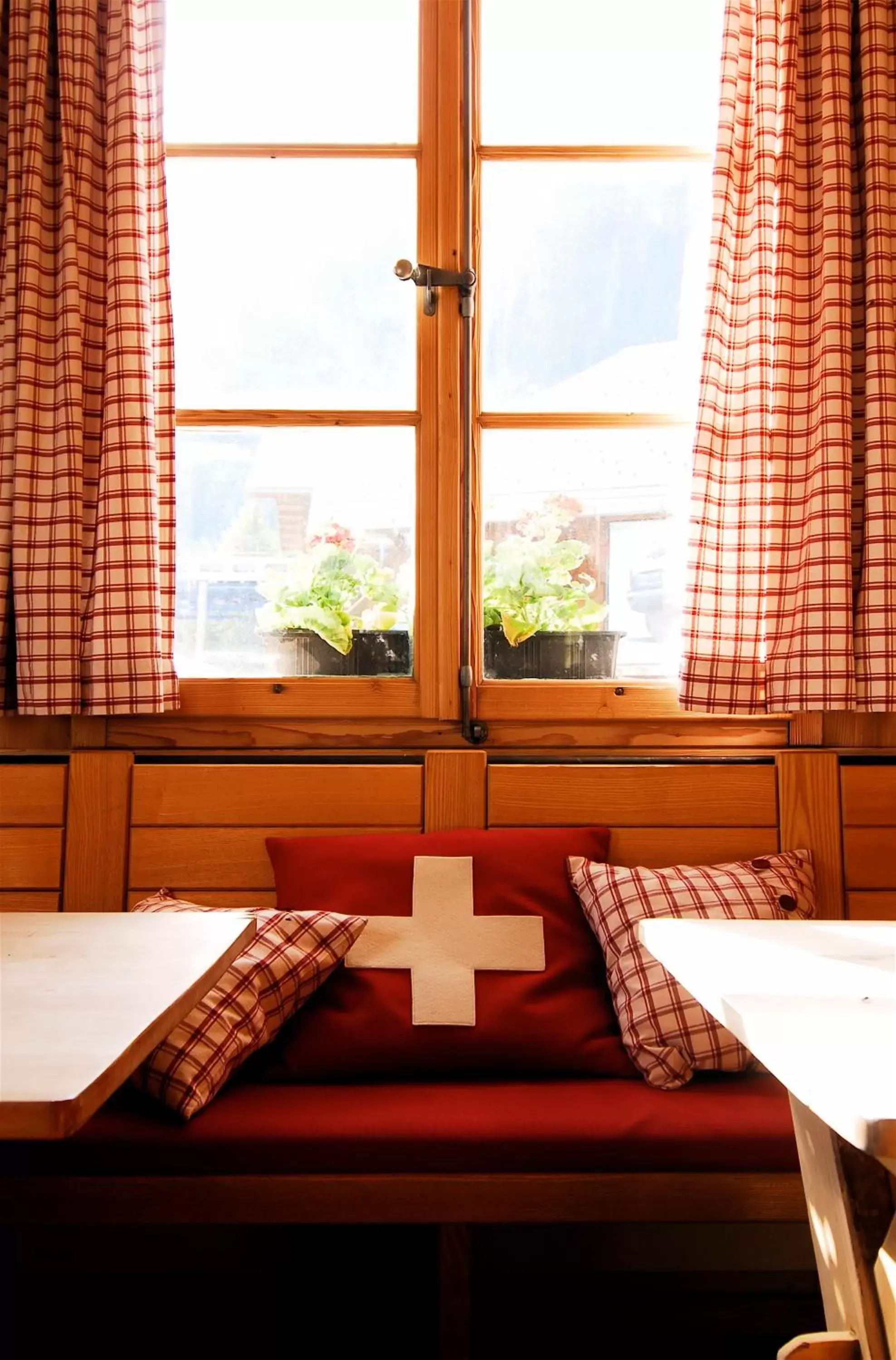 Restaurant/places to eat, Bed in Alpinhotel Bort