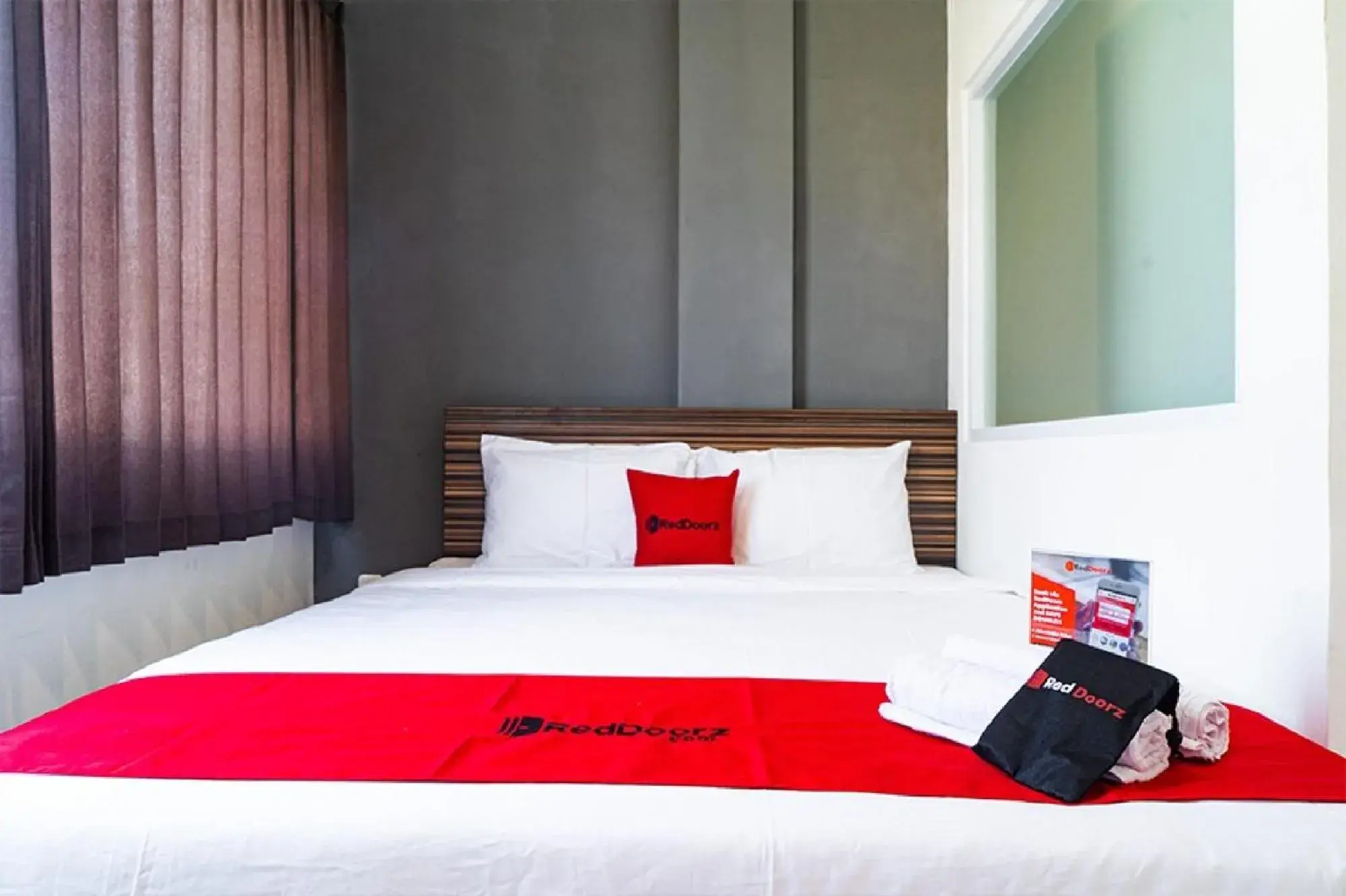 Bed in RedDoorz near Seasons City Mall