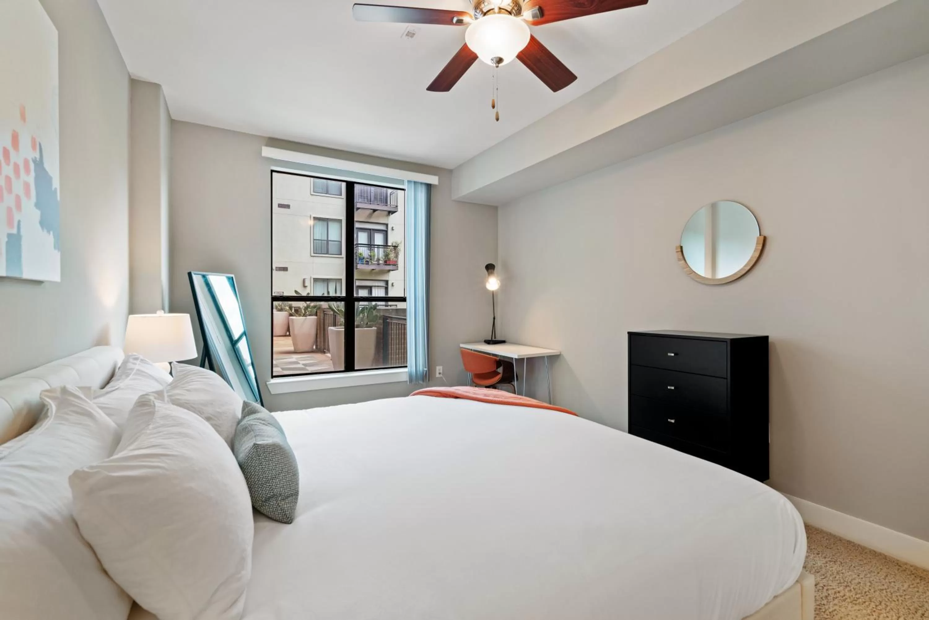 Bed in Kasa Legacy Town Center Plano