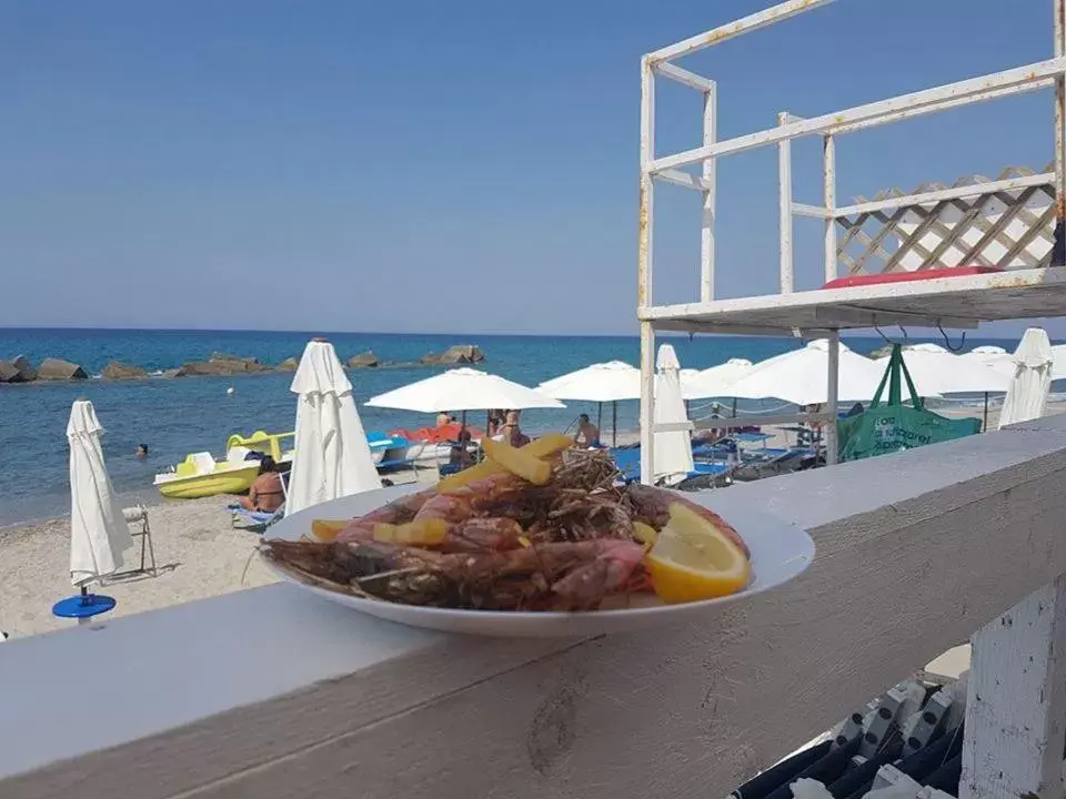 Restaurant/places to eat in B&B Rometta Beach