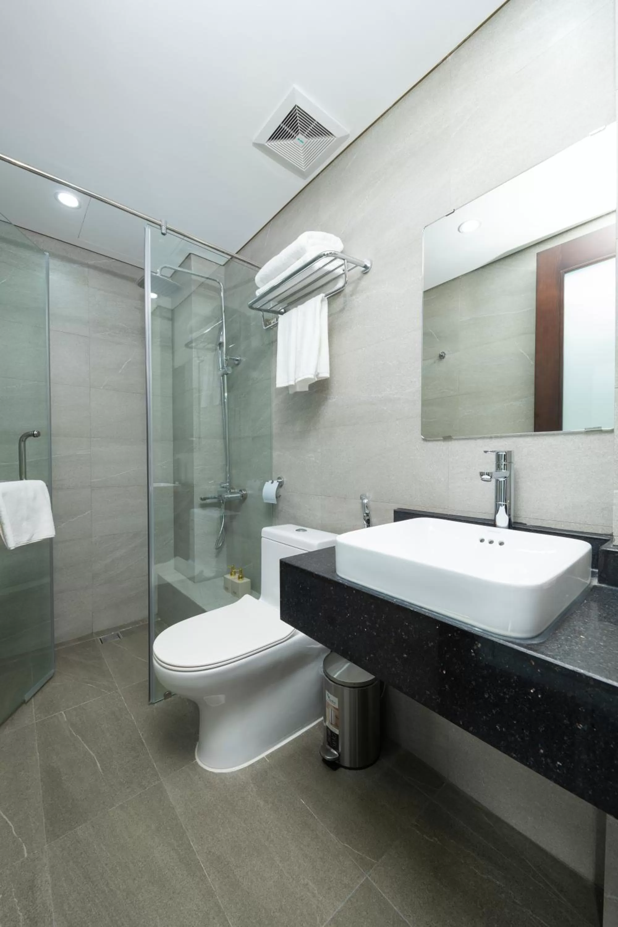 Shower in Hanoi Fiesta Grand Hotel and Spa