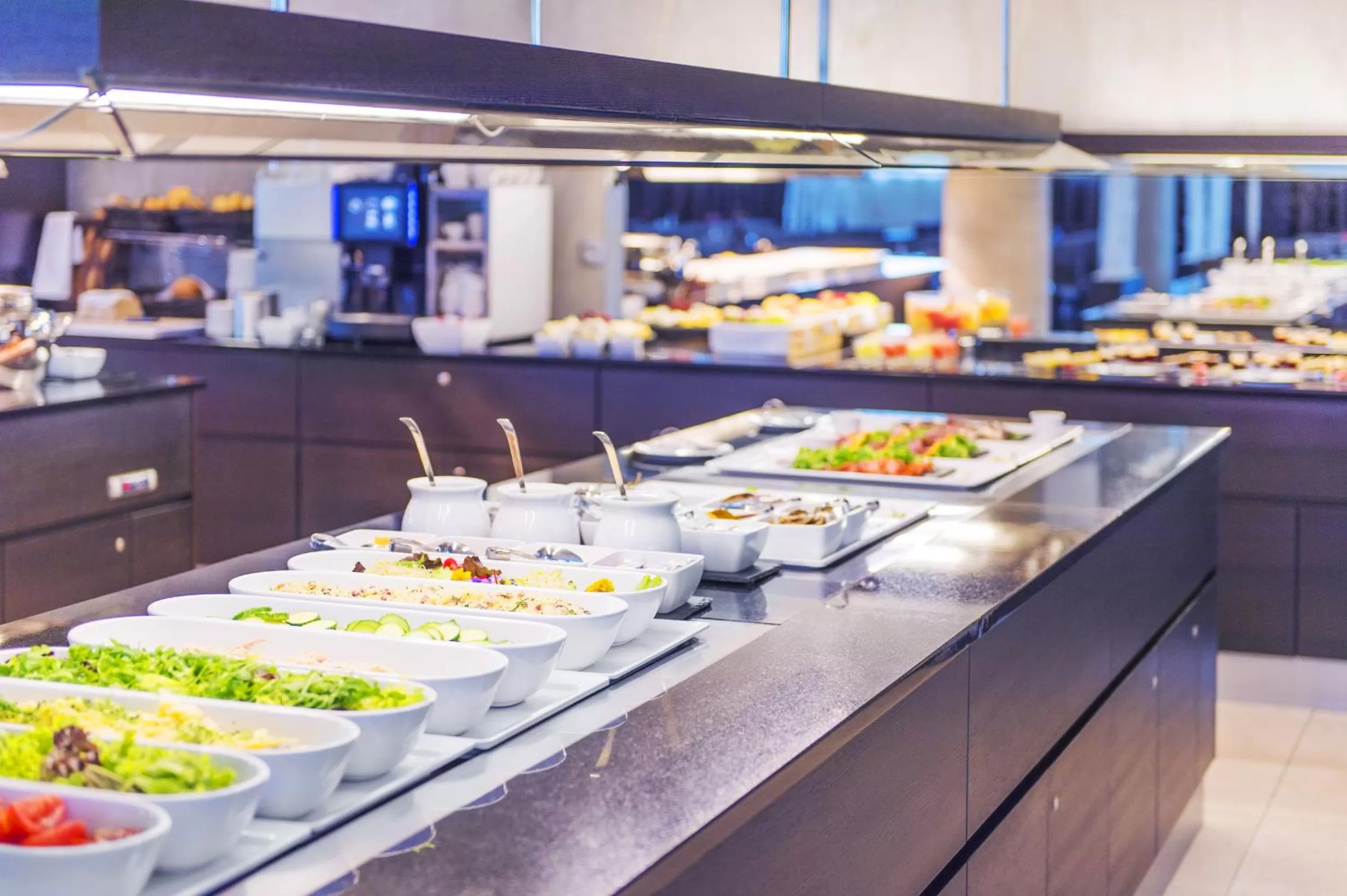 Restaurant/places to eat in NH Bratislava Gate One