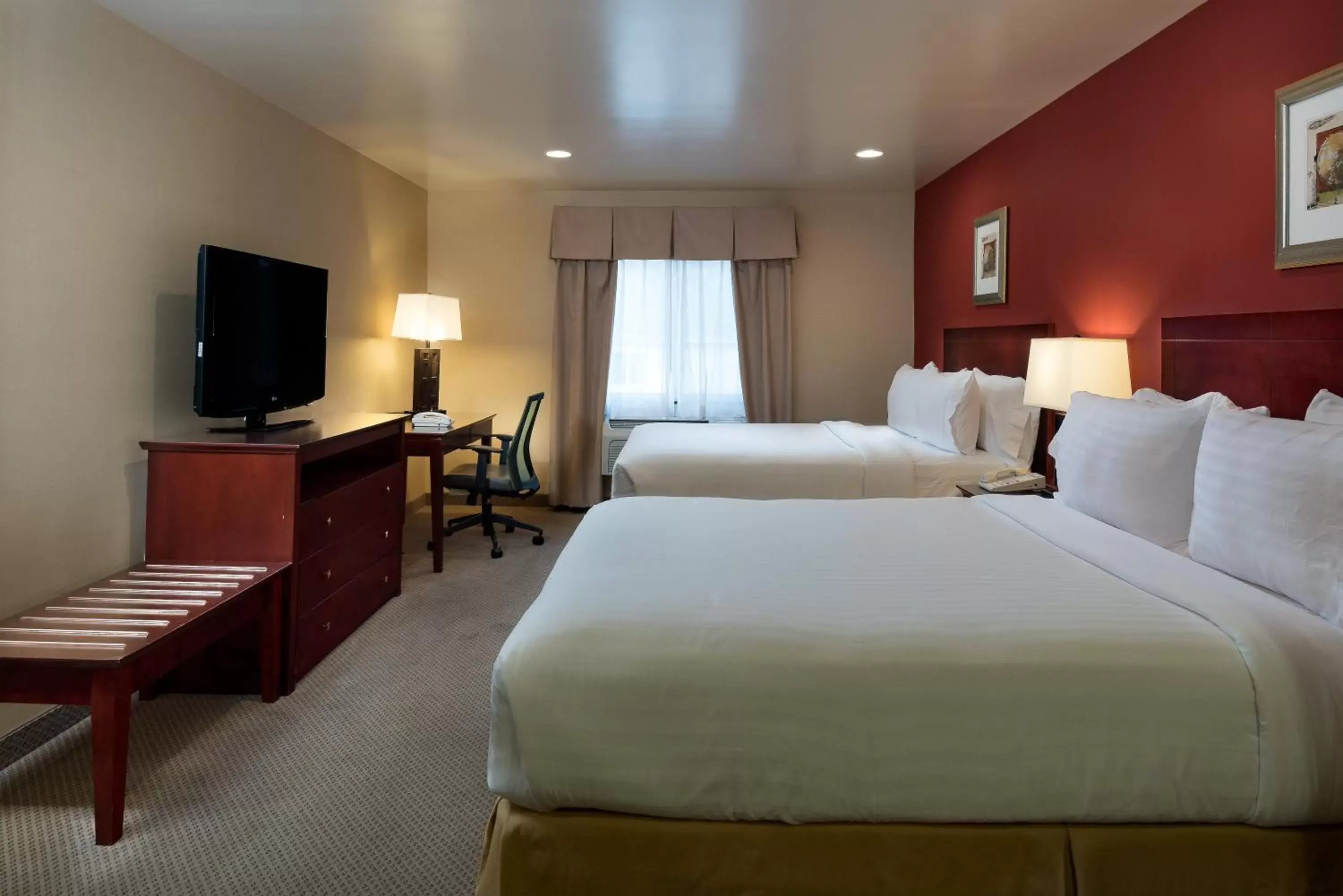 Queen Room with Two Queen Beds - Hearing Accessible/Non-Smoking in Holiday Inn Express Hotel & Suites Los Angeles Airport Hawthorne, an IHG Hotel