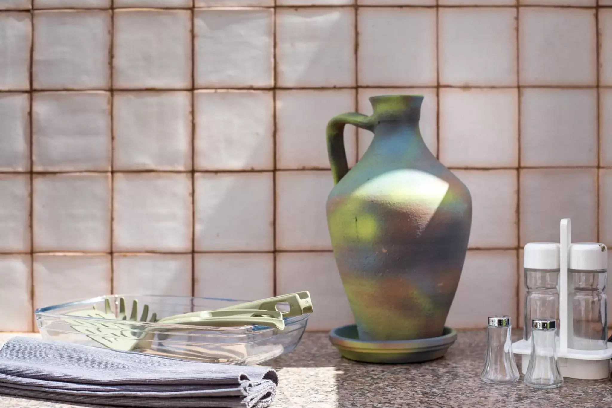 Restaurant/places to eat in Colina da Lapa & Villas Restaurant/places to eat in Colina da Lapa & Villas