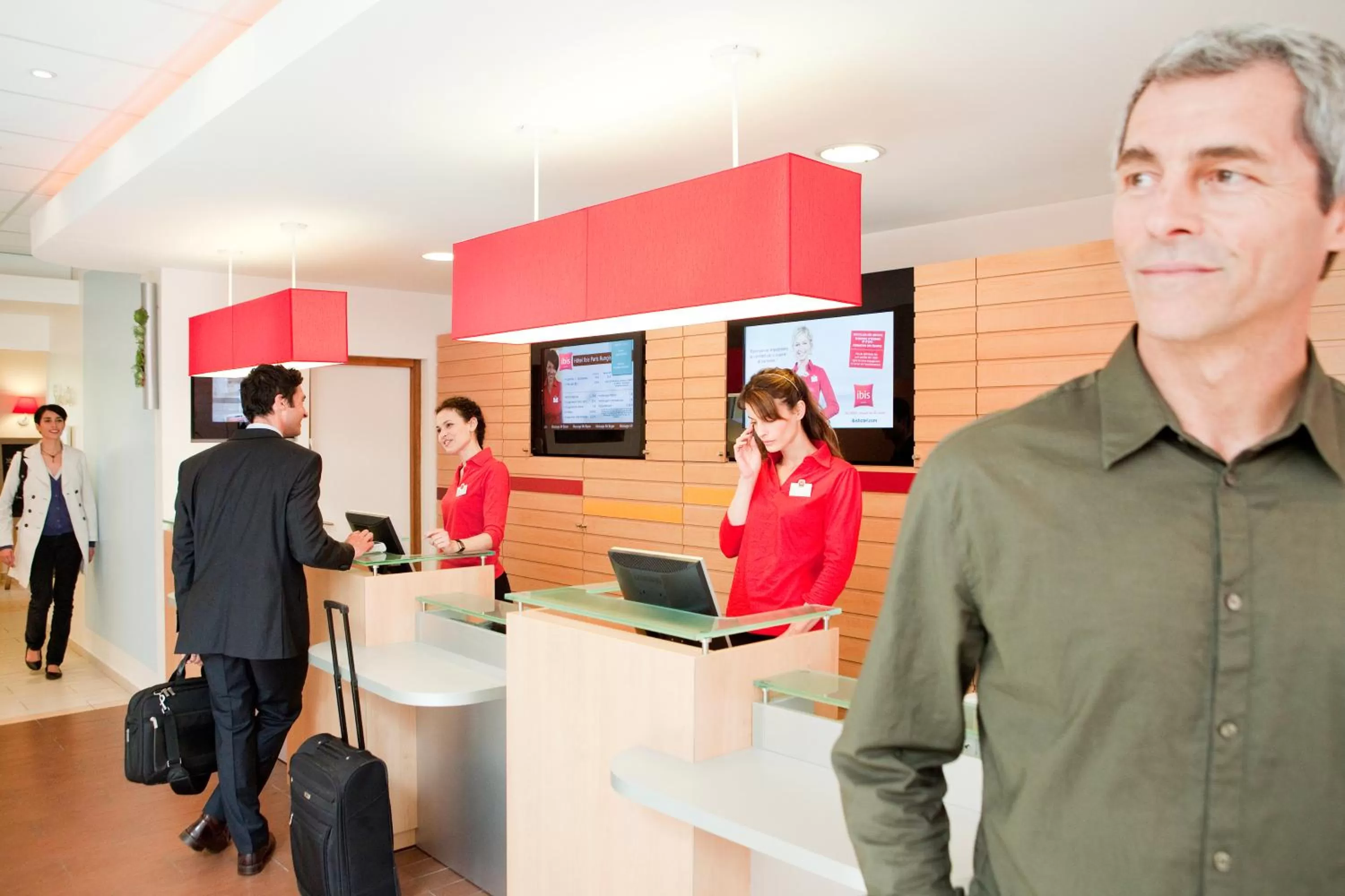 People in Hotel Ibis Milano Malpensa