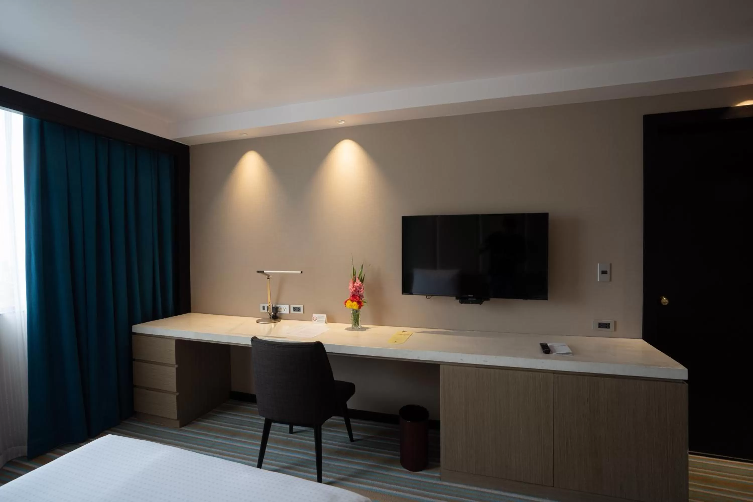 TV and multimedia, Bed in Marco Polo Plaza Cebu