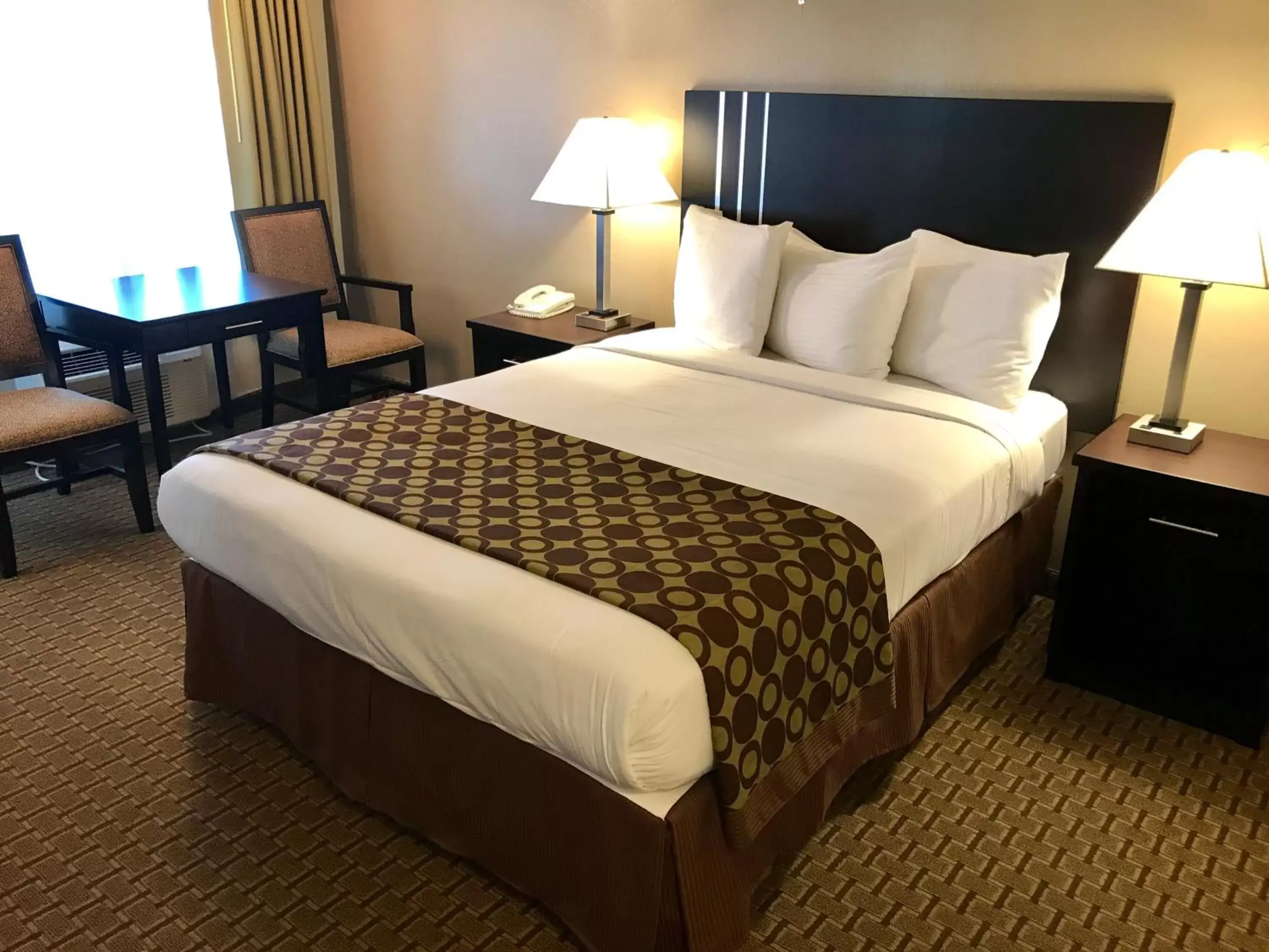 Standard Queen in Fireside Inn Standard Queen in Fireside Inn