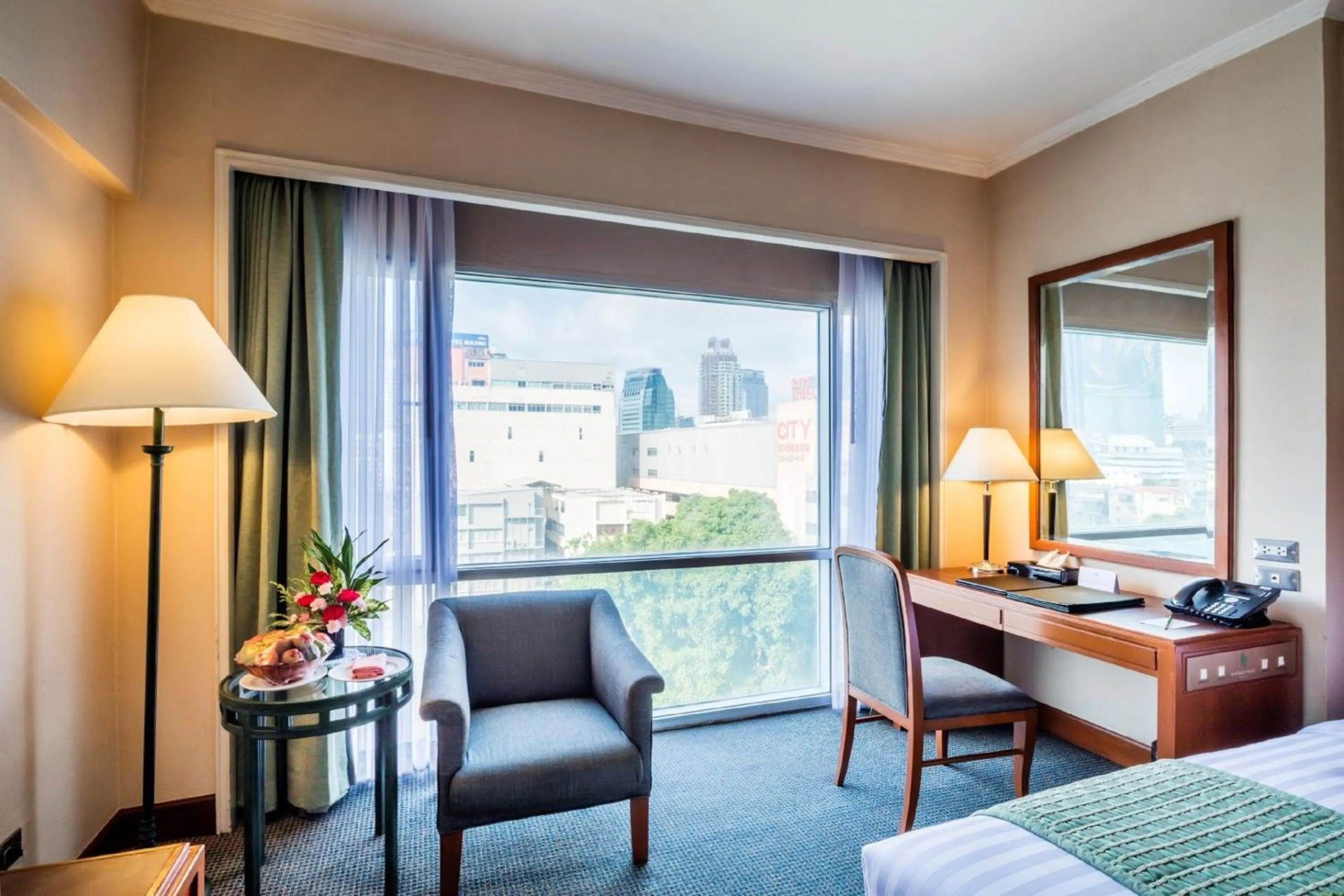 Bedroom, Bed in Bangkok Palace Hotel