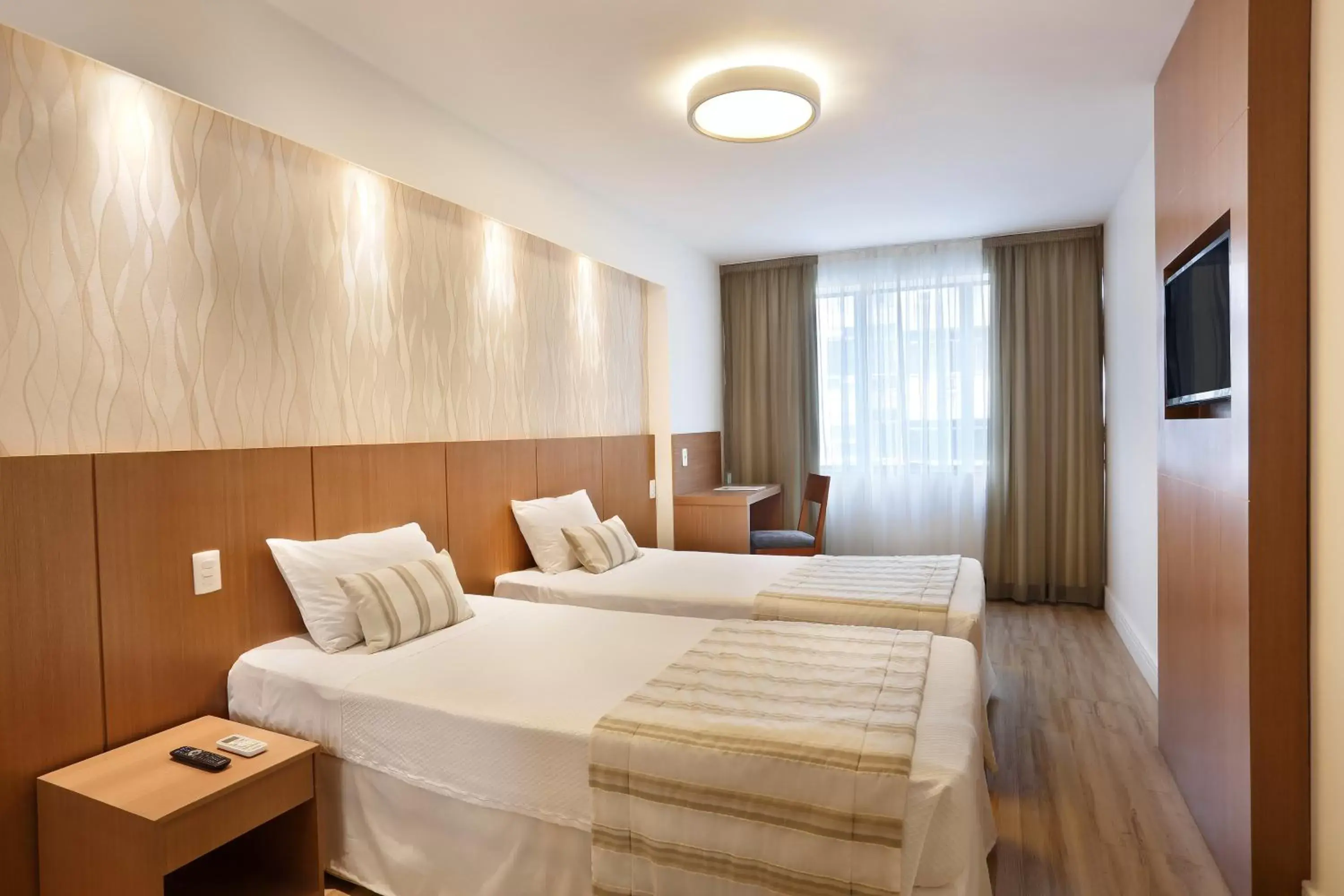 Bedroom, Bed in Mirasol Copacabana Hotel Bedroom, Bed in Mirasol Copacabana Hotel