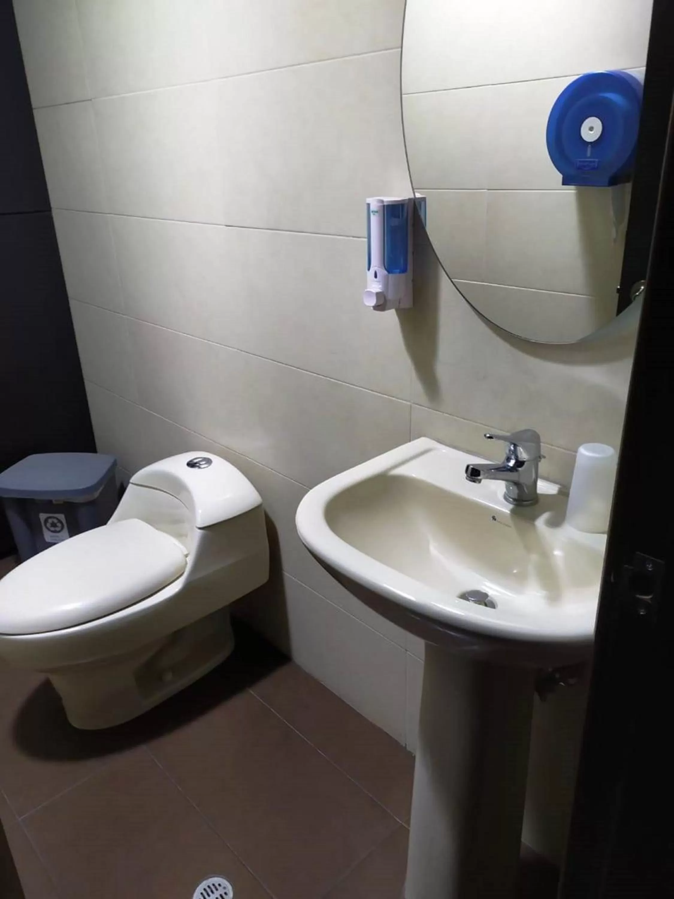 Bathroom in La Kapital Hotel