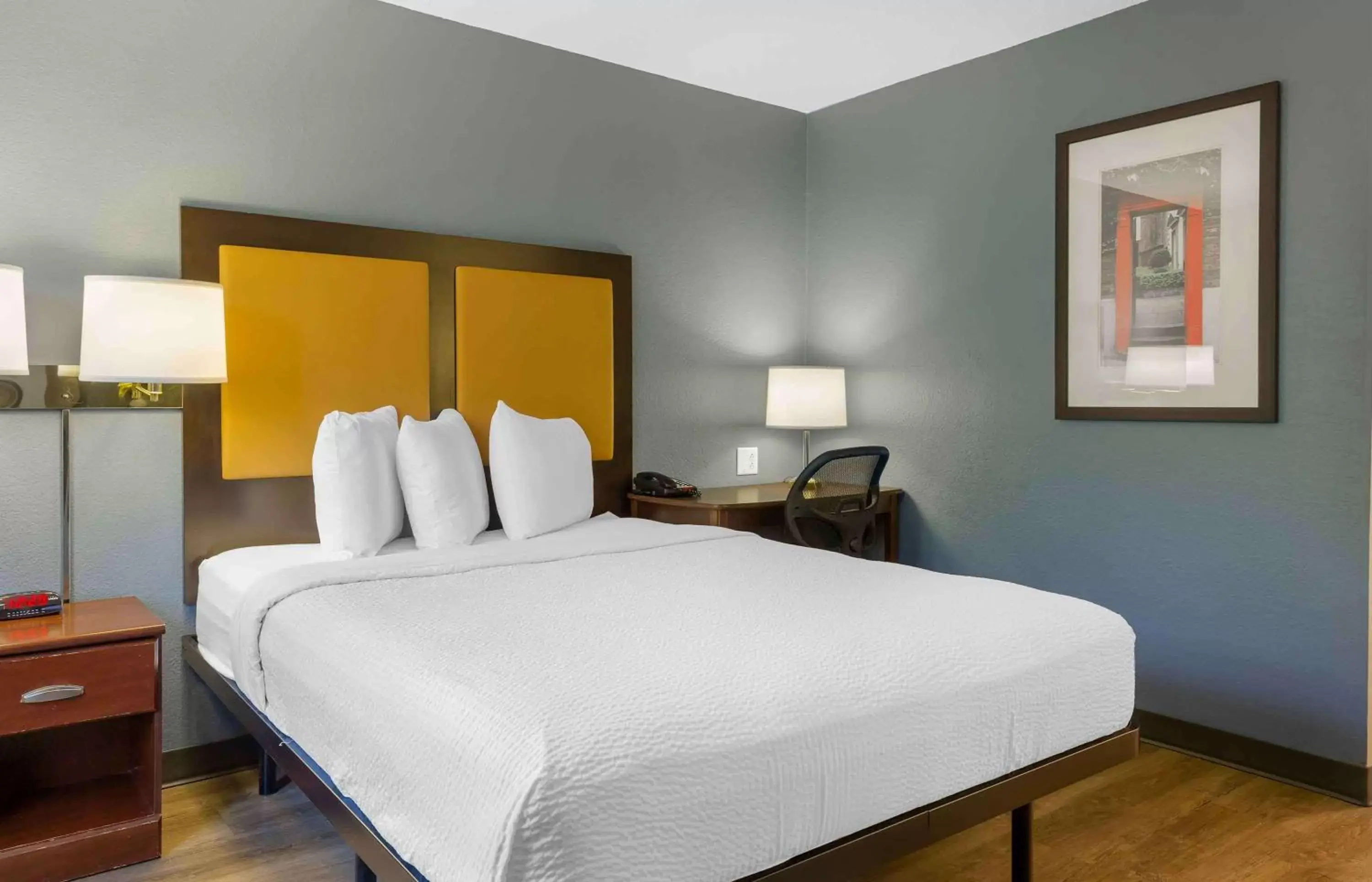 Bedroom, Bed in Extended Stay America Suites - Foxboro - Norton
