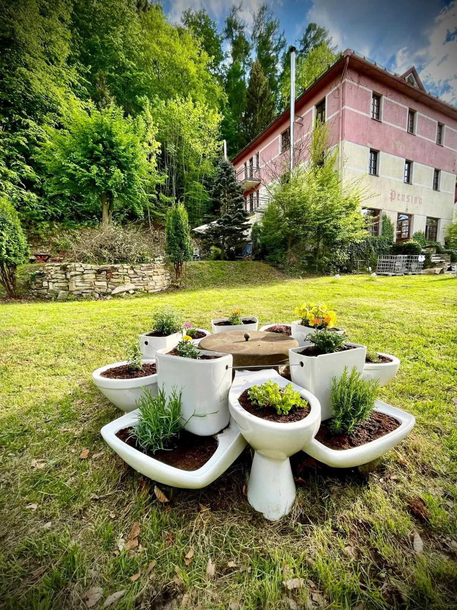 HARABURDI® Recyclart Hotel