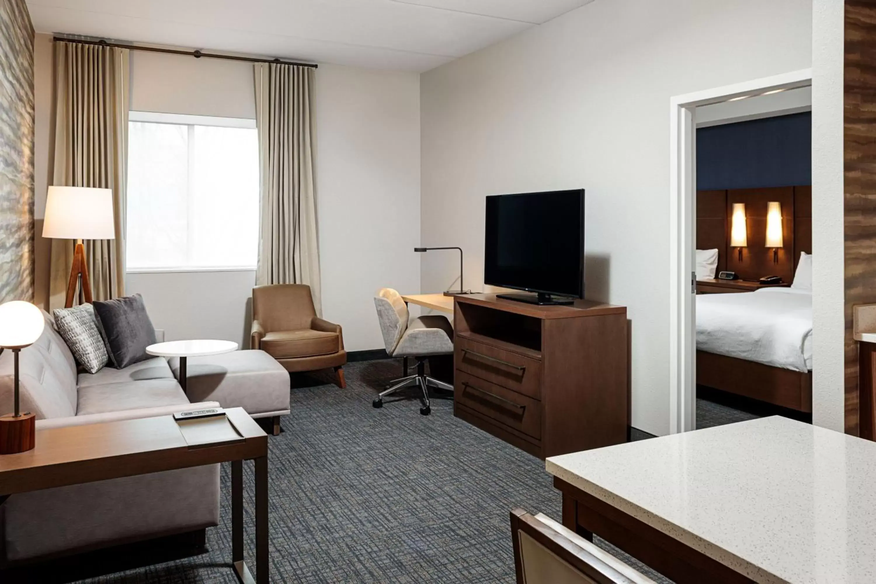 Living room, TV/Entertainment Center in Residence Inn by Marriott Jackson Airport, Pearl