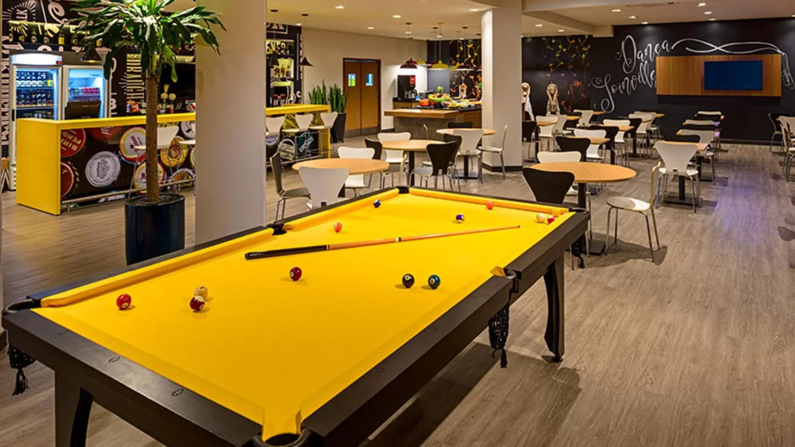 Restaurant/places to eat, Billiards in ibis Joinville