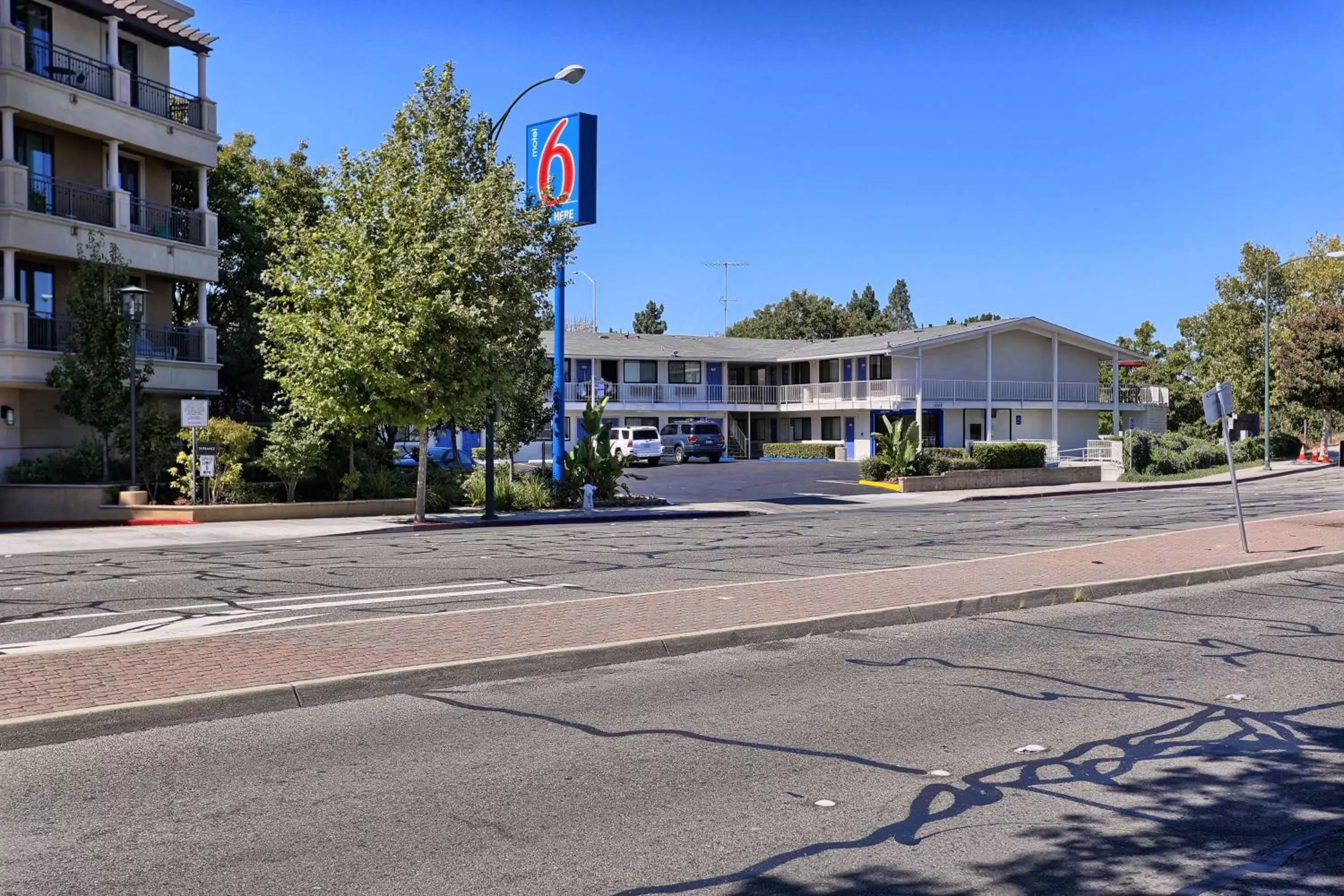 Property Building in Motel 6-Walnut Creek, CA