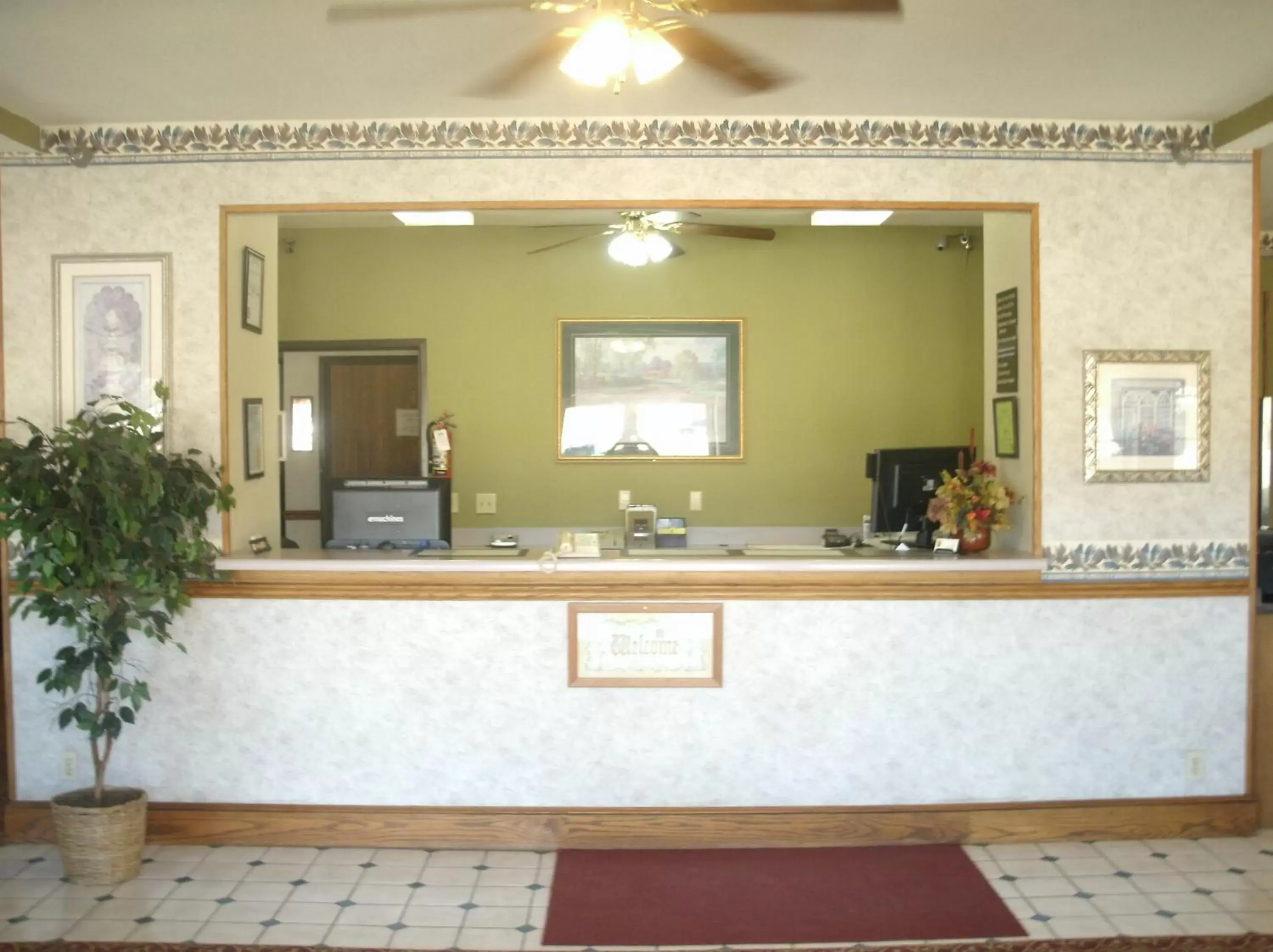 Lobby or reception, Lobby/Reception in Super 8 by Wyndham Platte City Kansas City Area