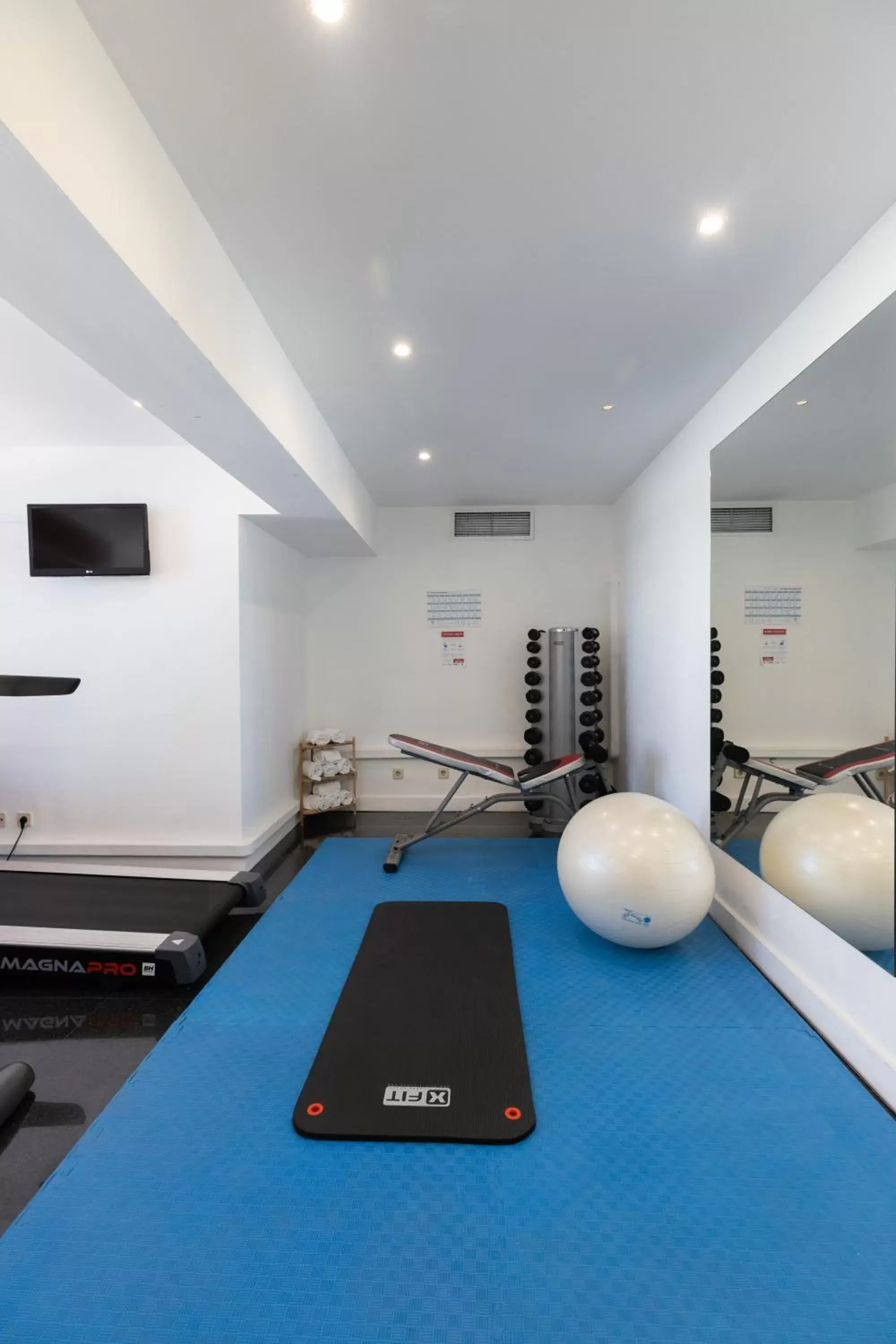 Fitness centre/facilities in Legendary Porto Hotel