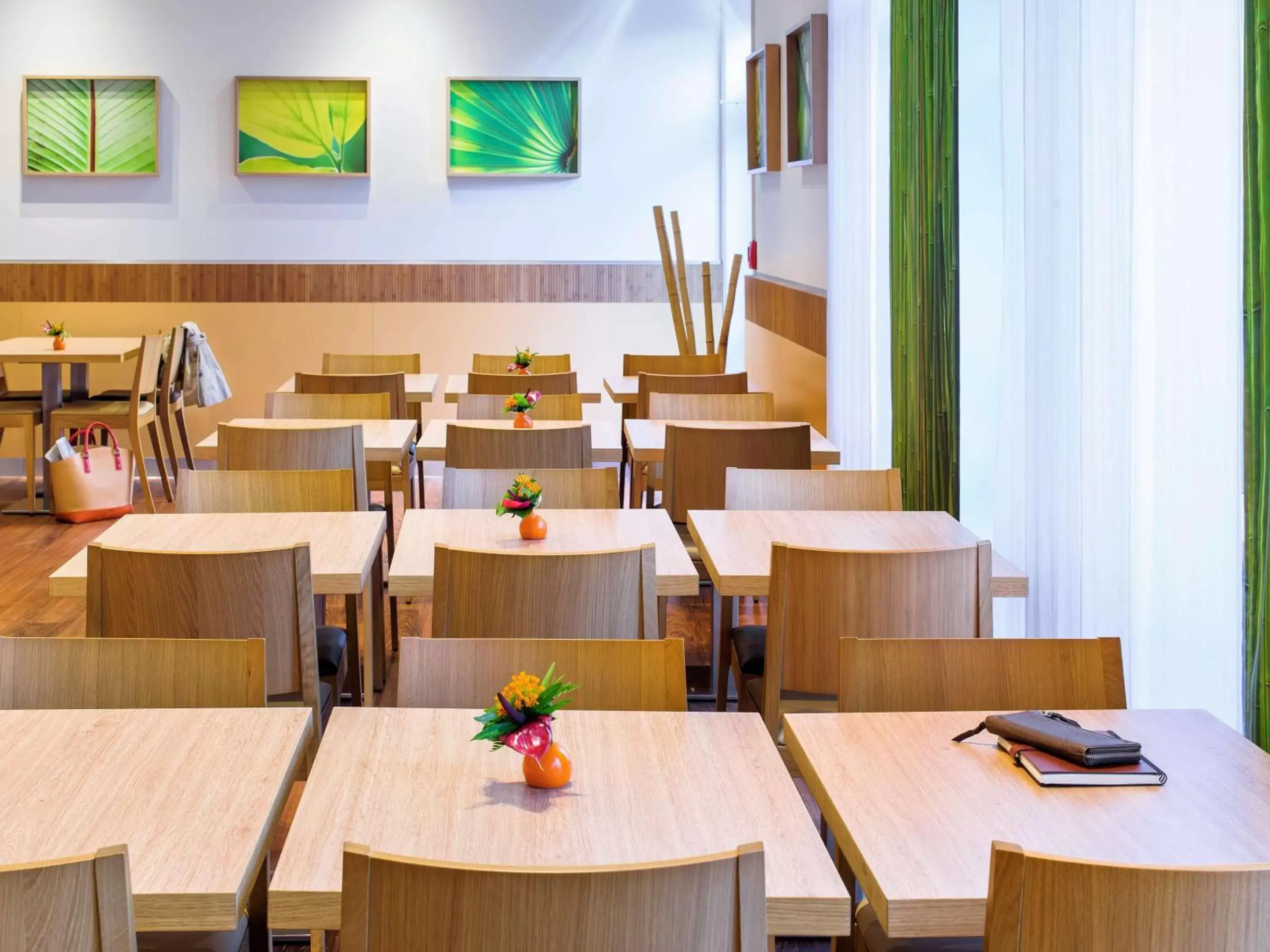 Property building, Restaurant/Places to Eat in ibis Hotel Hannover Medical Park