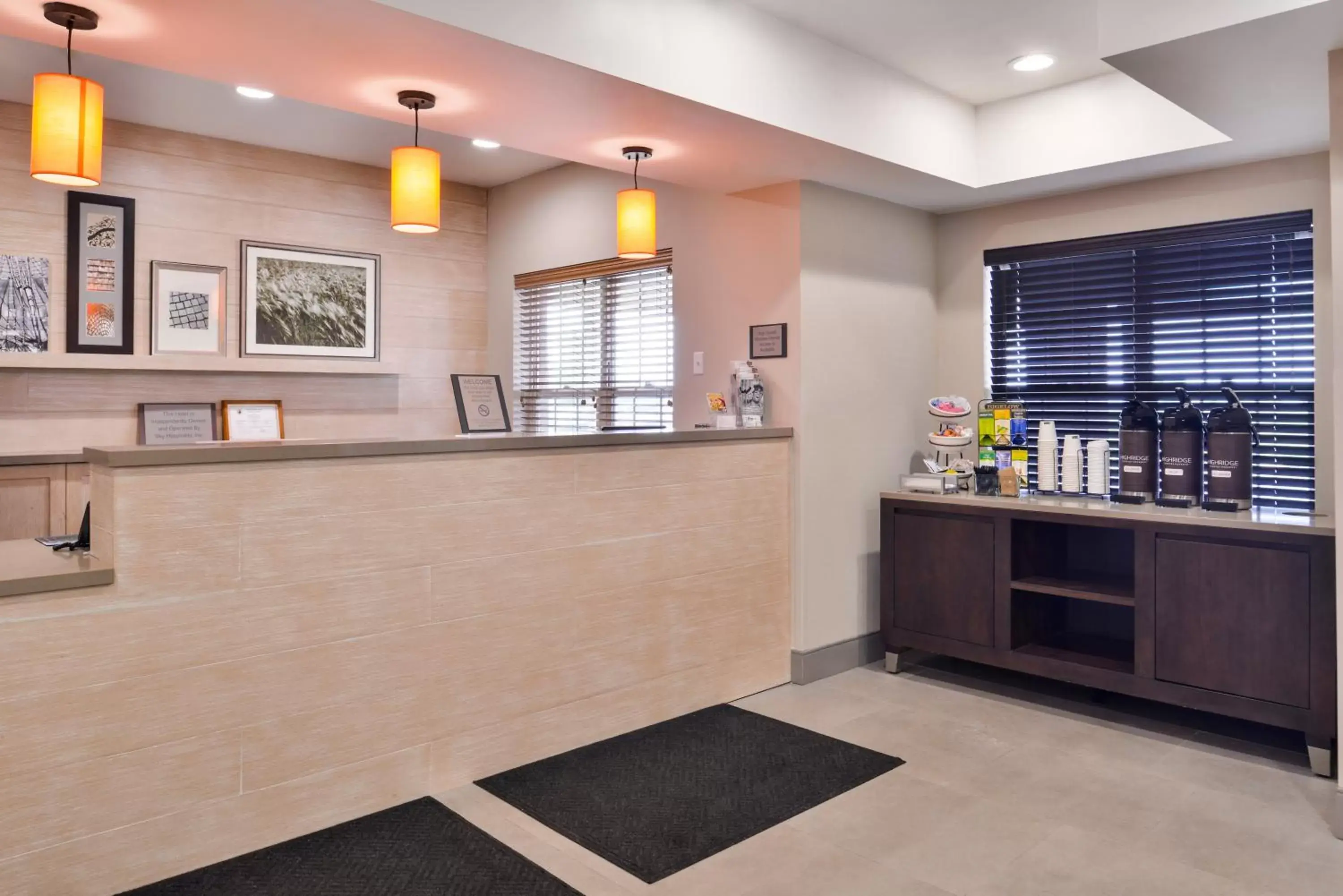 Lobby or reception in Country Inn & Suites by Radisson, Tinley Park, IL