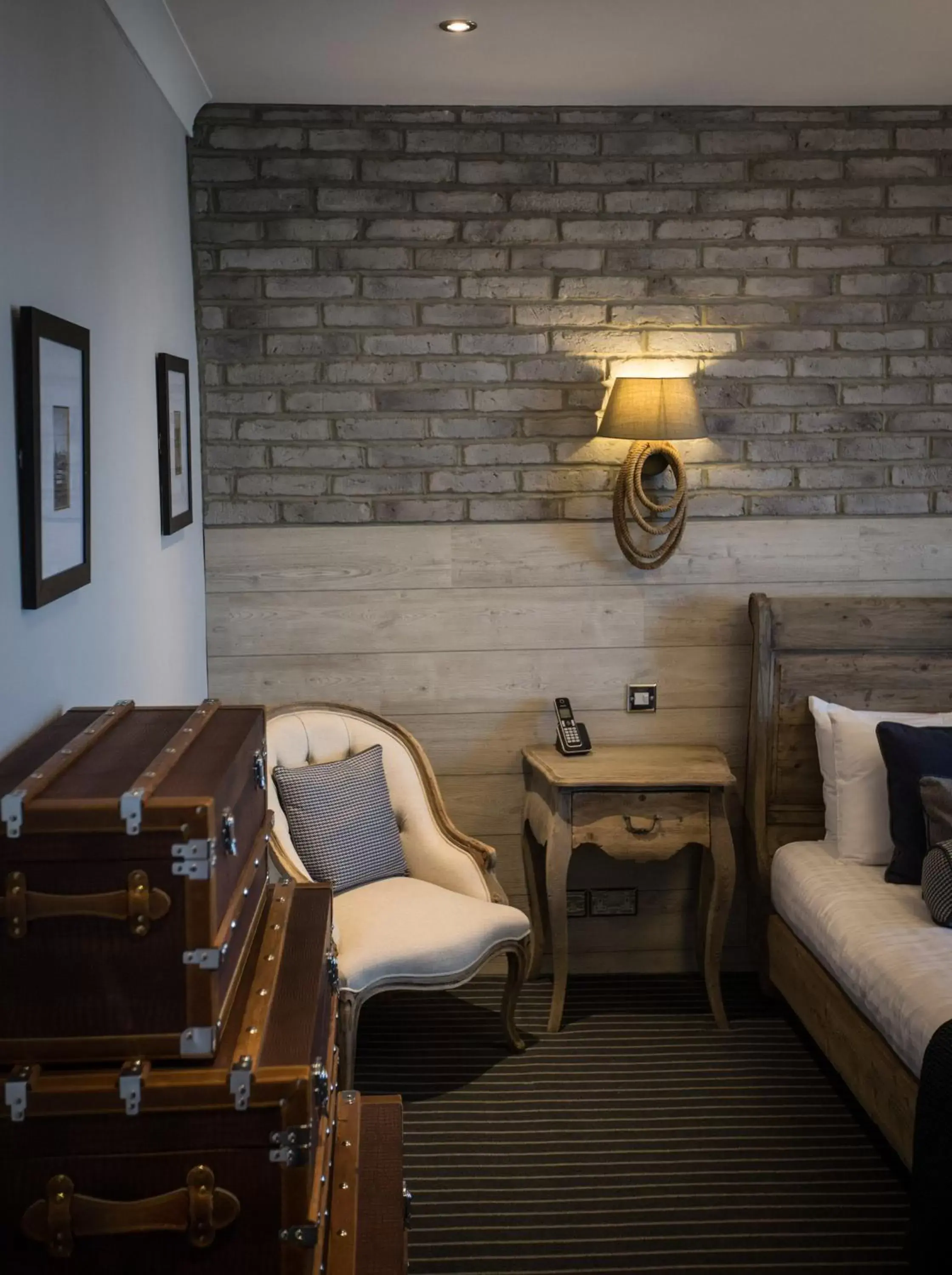 Bedroom, Seating Area in Roker Hotel BW Premier Collection