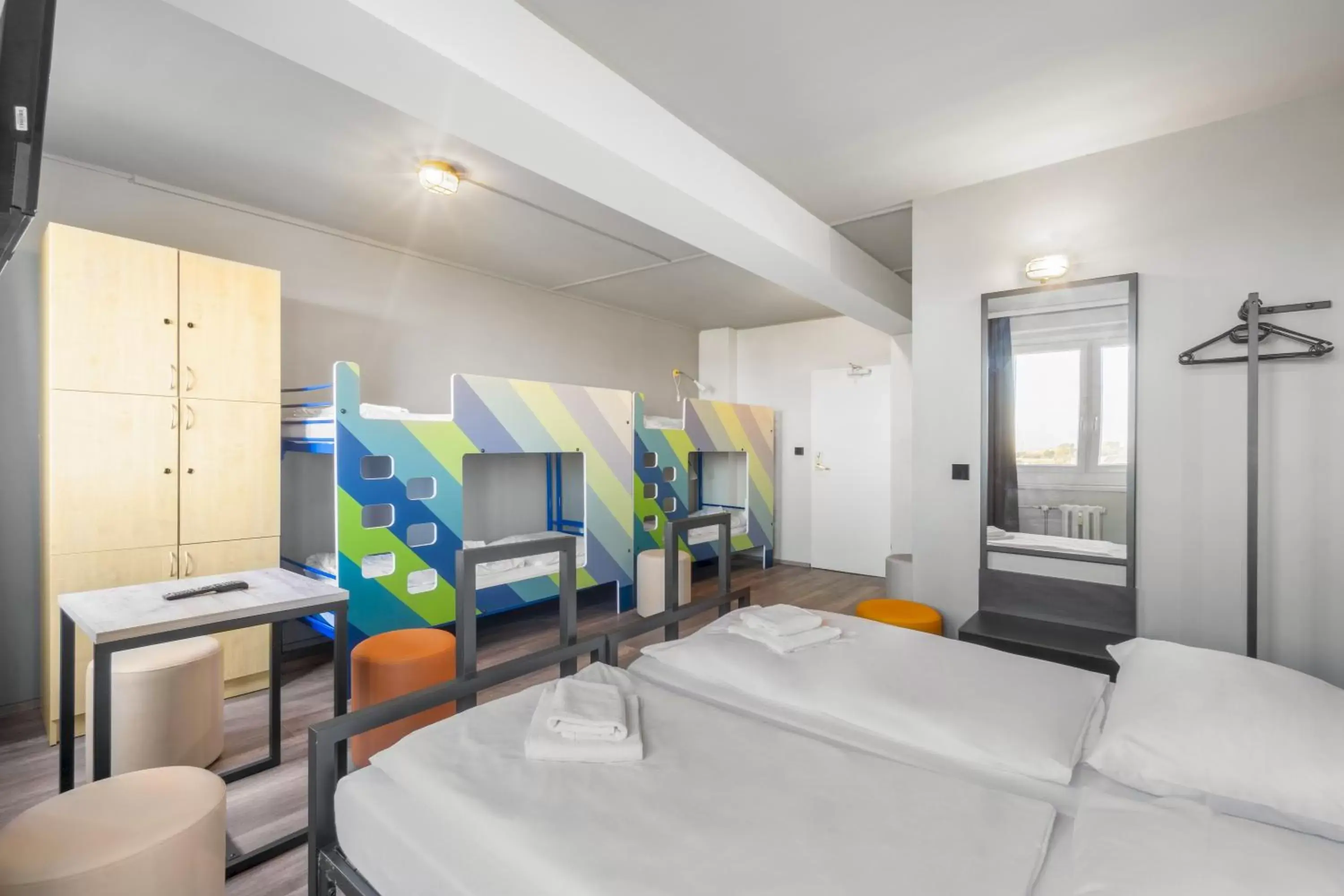 Bed in 6-Bed Dormitory Room in a&o Dresden Hauptbahnhof Bed in 6-Bed Dormitory Room in a&o Dresden Hauptbahnhof