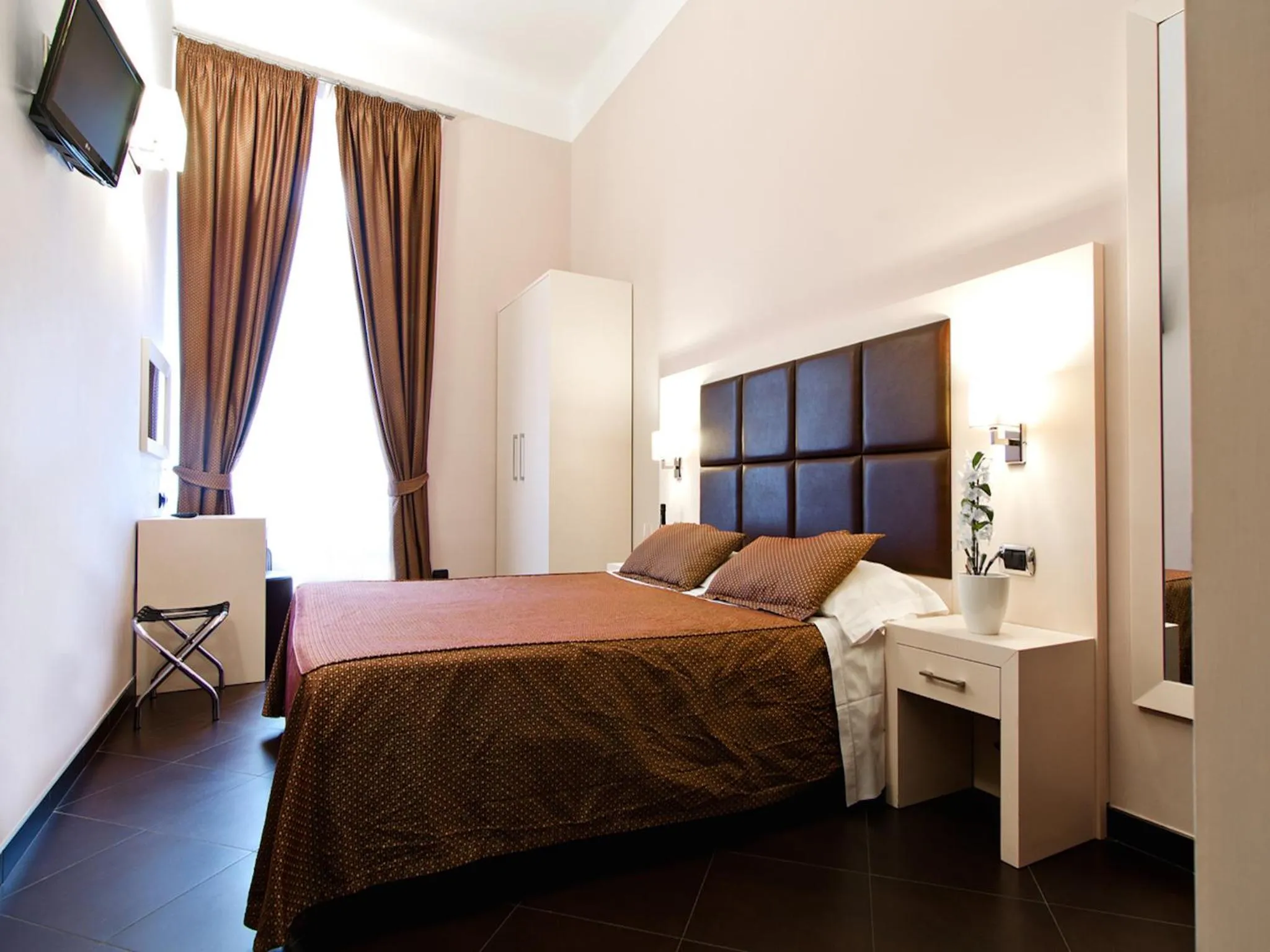 Photo of the whole room, Bed in Cenci Bed & Breakfast Fontana di Trevi