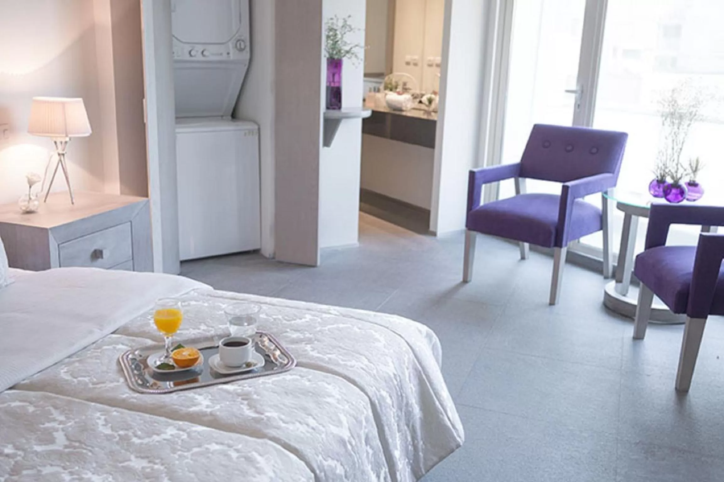 Bed in Suites Contempo