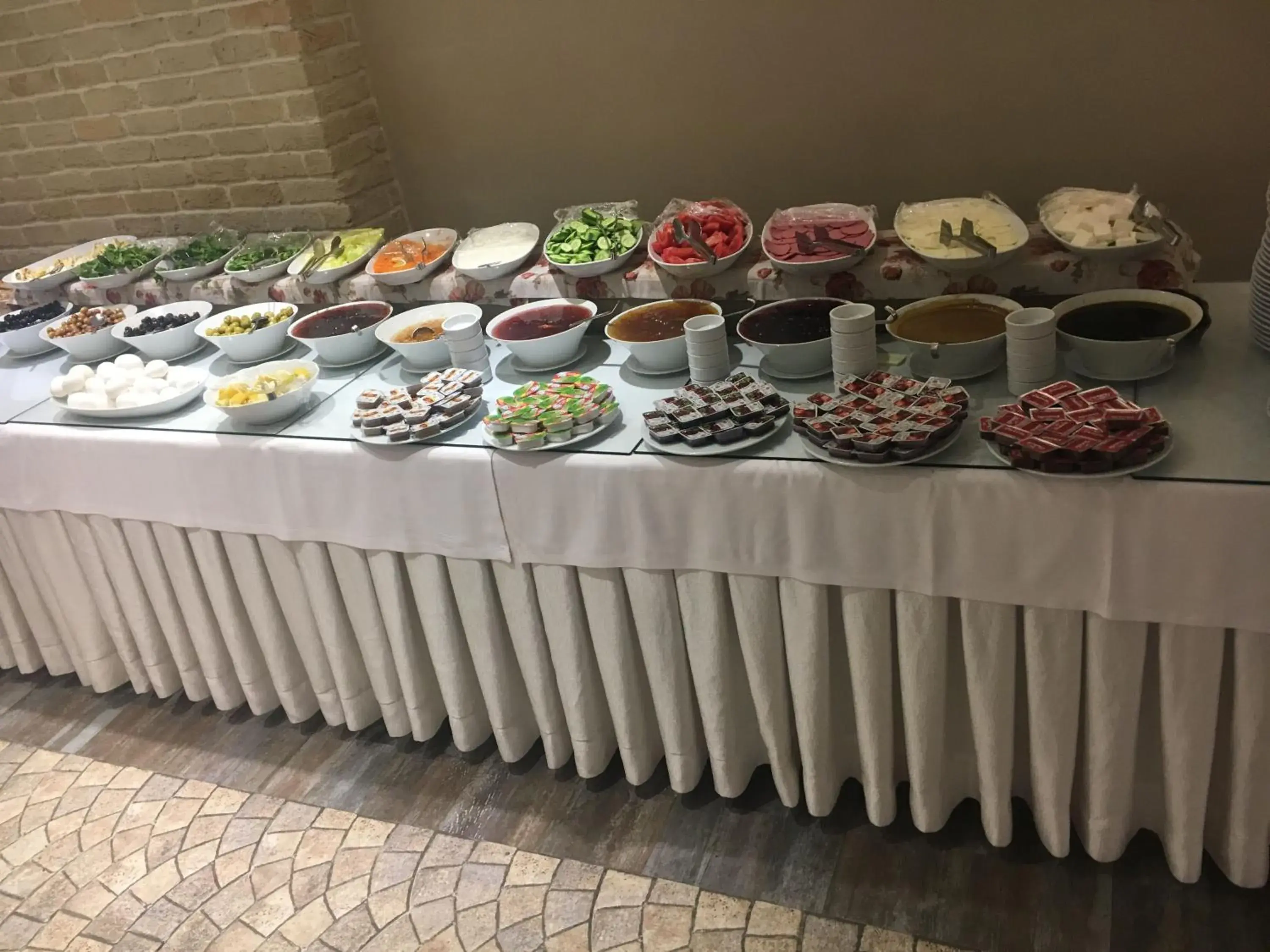 Buffet breakfast in Baykara Hotel