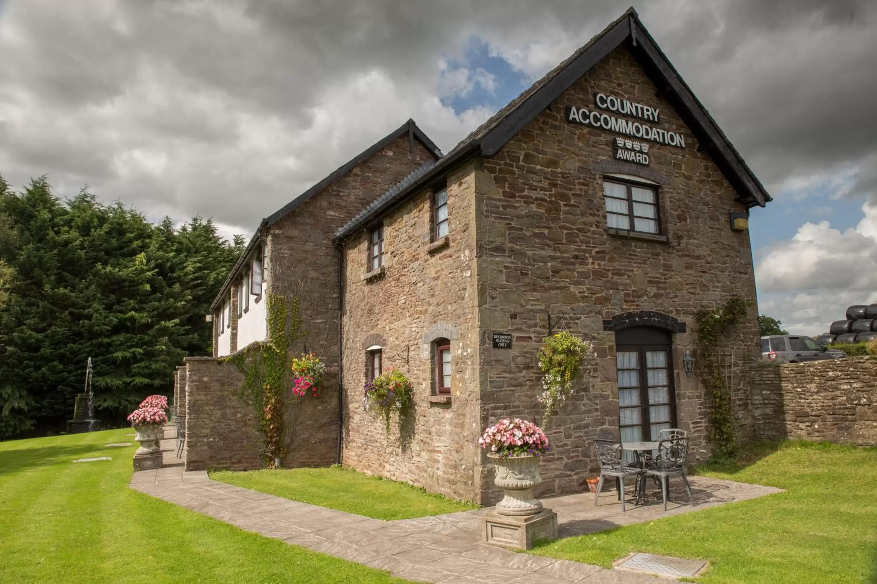 Property Building in The Greyhound Inn and Hotel