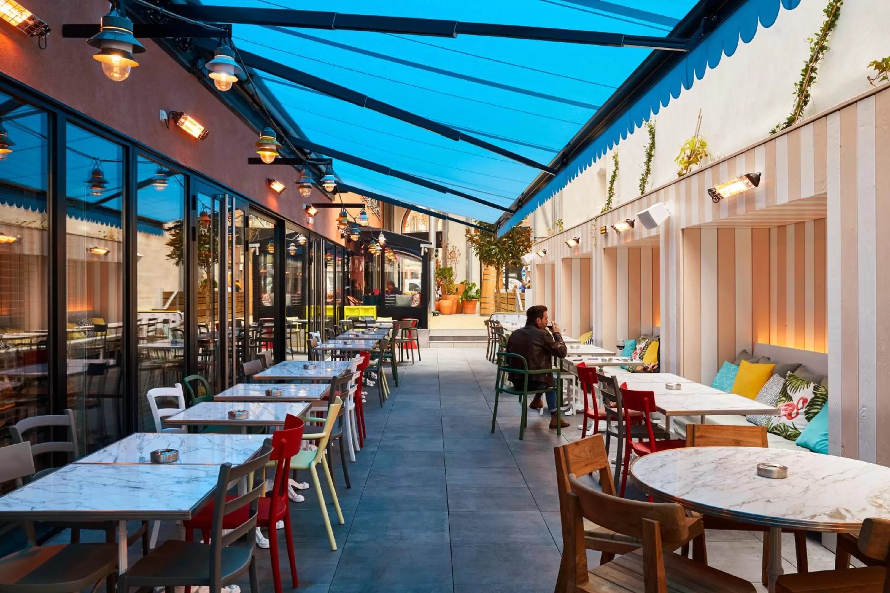 Restaurant/places to eat in Mama Shelter Toulouse