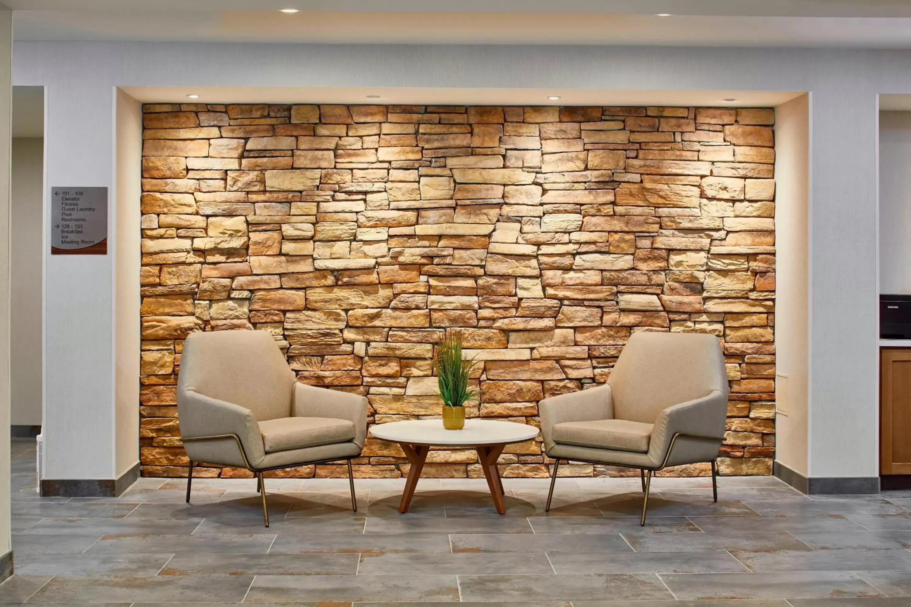 Lobby or reception, Seating Area in Fairfield Inn & Suites by Marriott Albany Airport