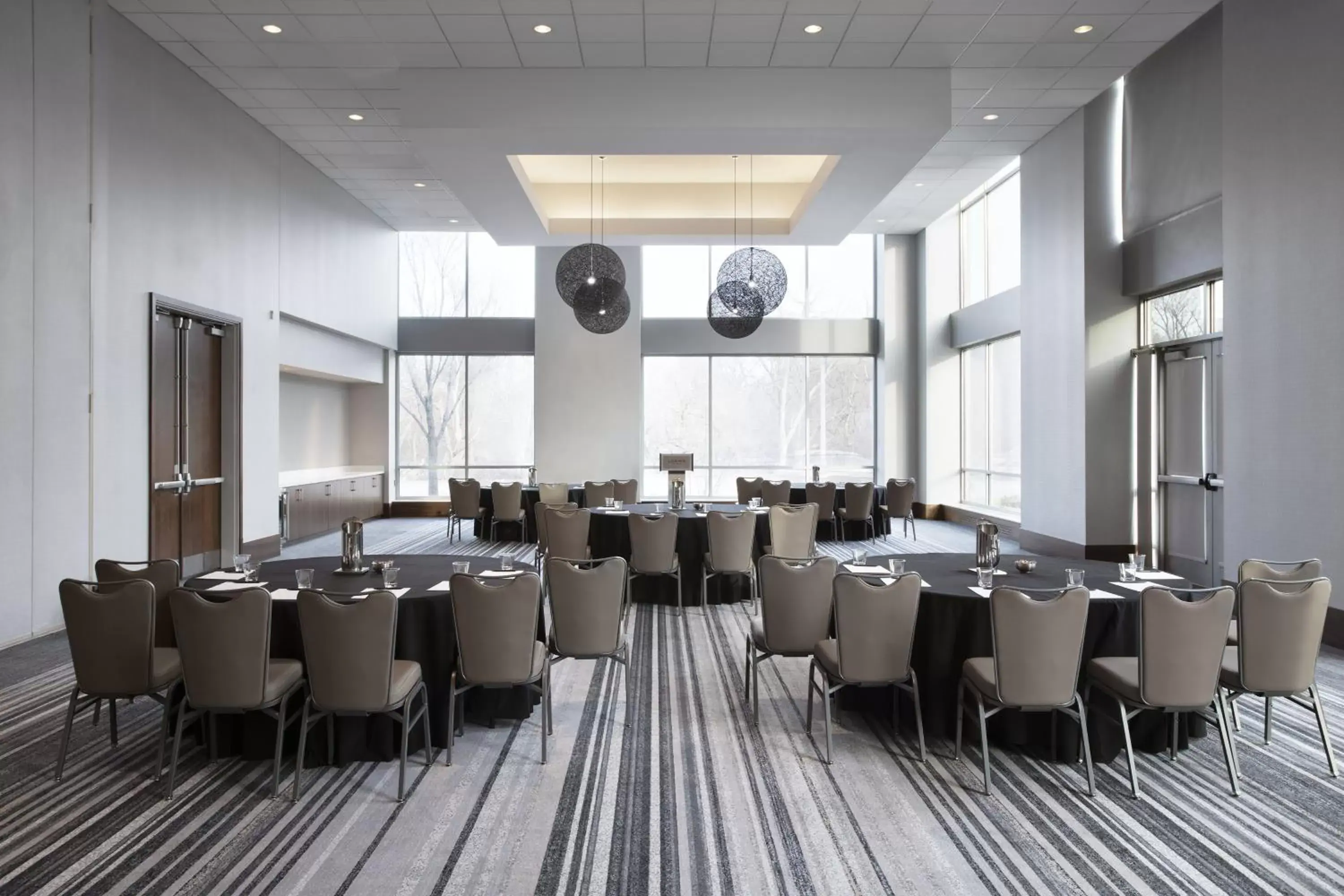 Meeting/conference room, Restaurant/Places to Eat in Loews Chicago O'Hare Hotel