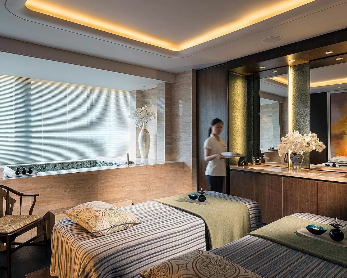 Spa and wellness centre/facilities, Bed in Four Seasons Hotel Shenzhen