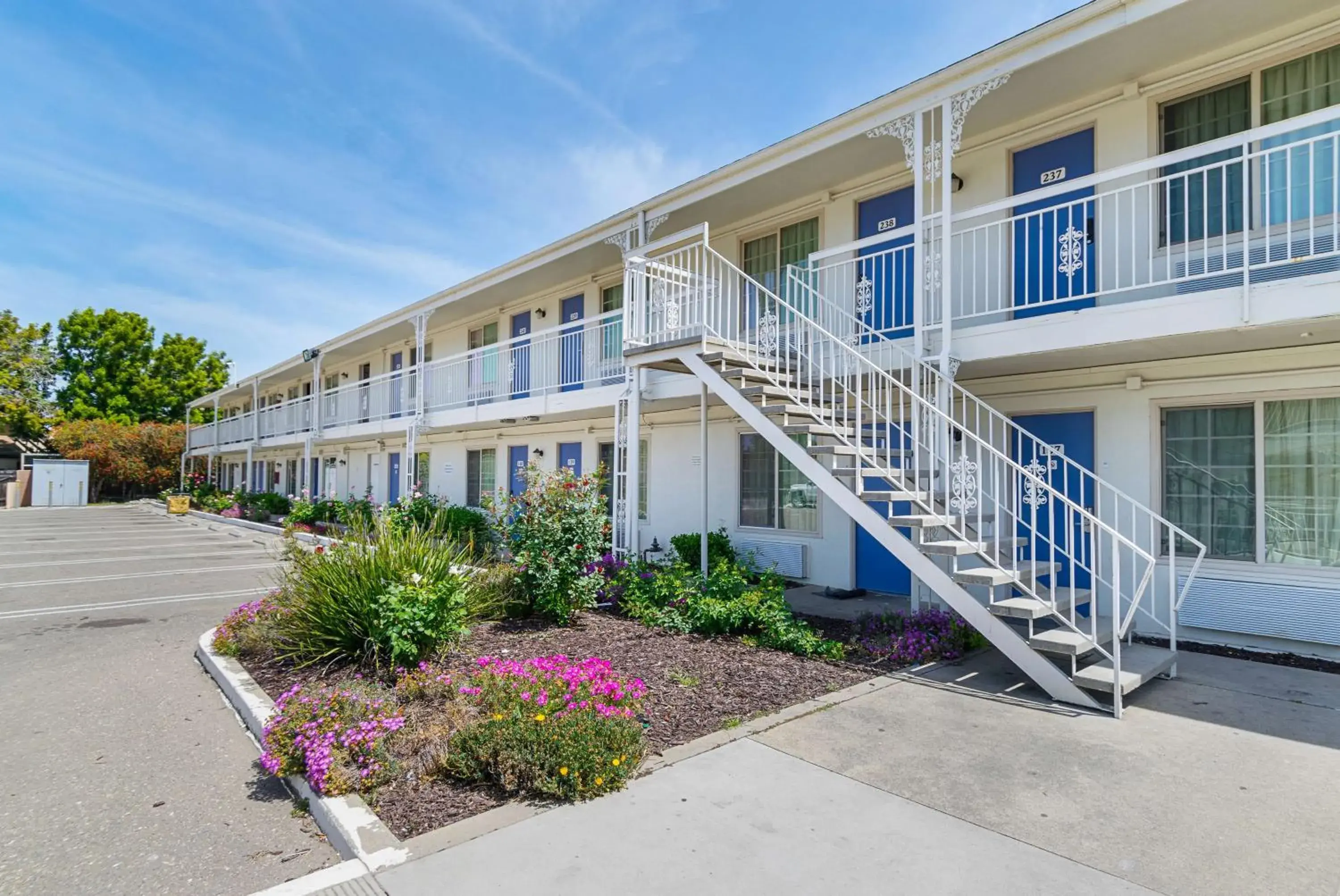 Property Building in Motel 6-Santa Maria, CA - South