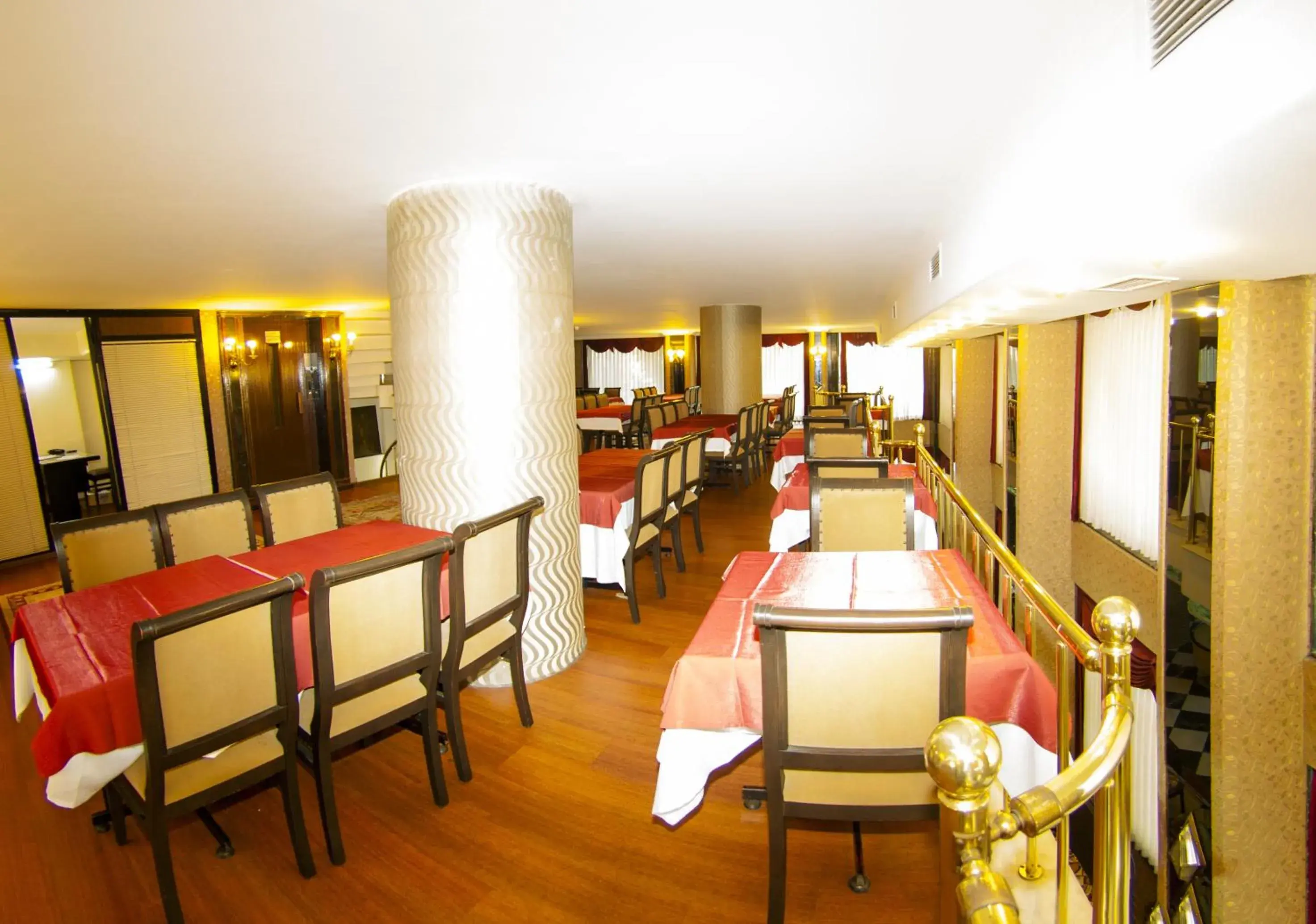Restaurant/places to eat in Tayhan Hotel