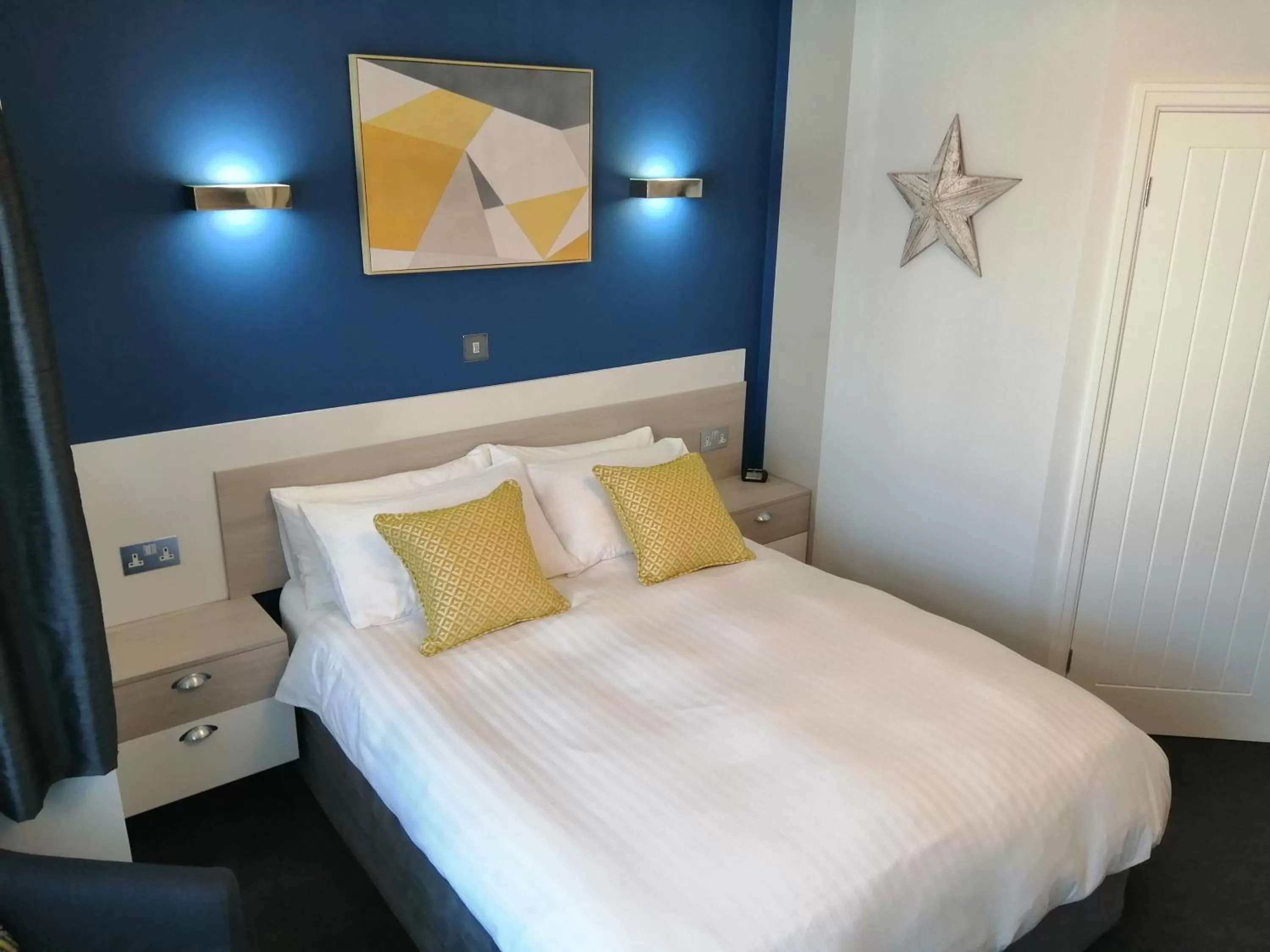 Bed in Lazy Days B&B