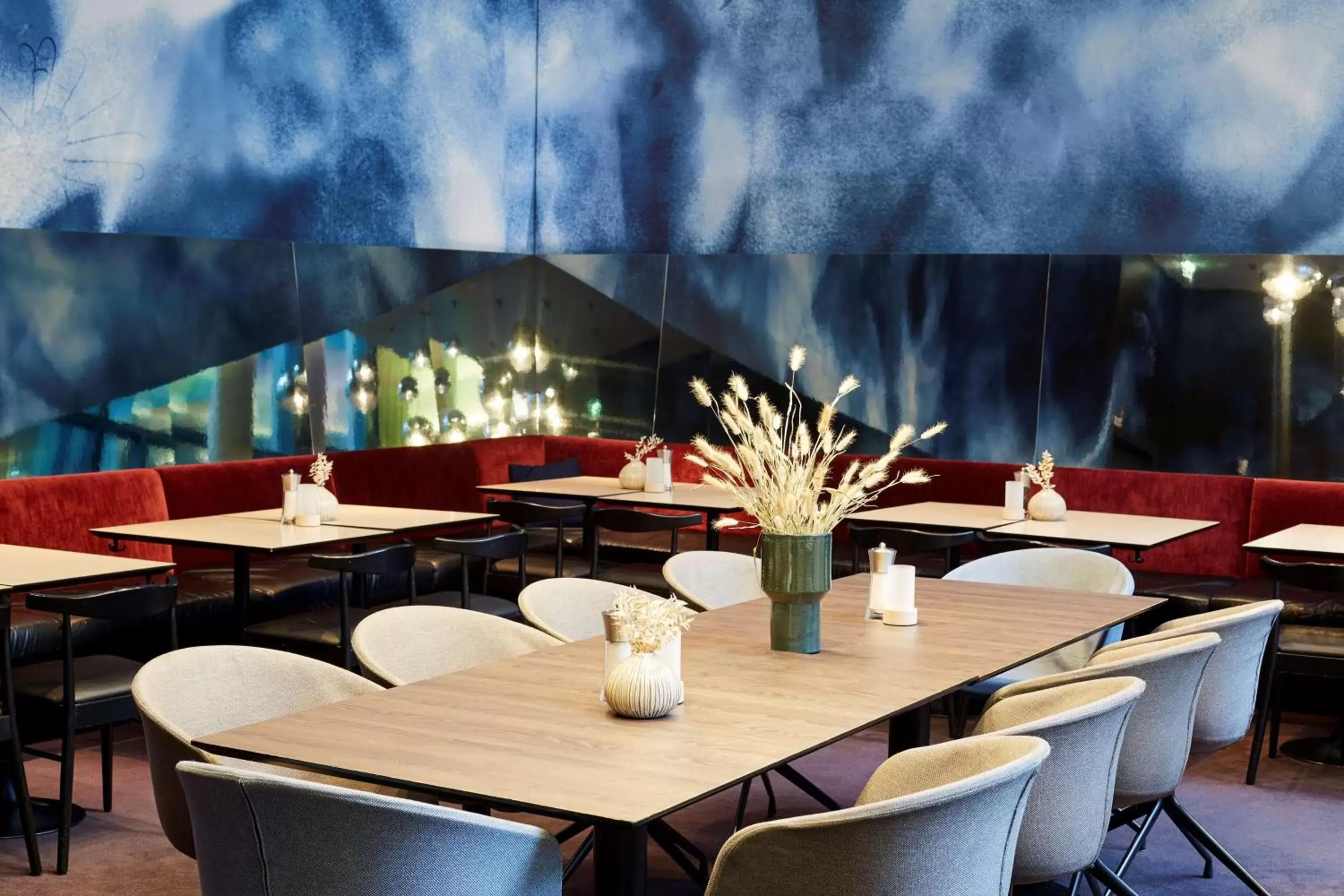 Restaurant/Places to Eat in Scandic Hamburg Emporio