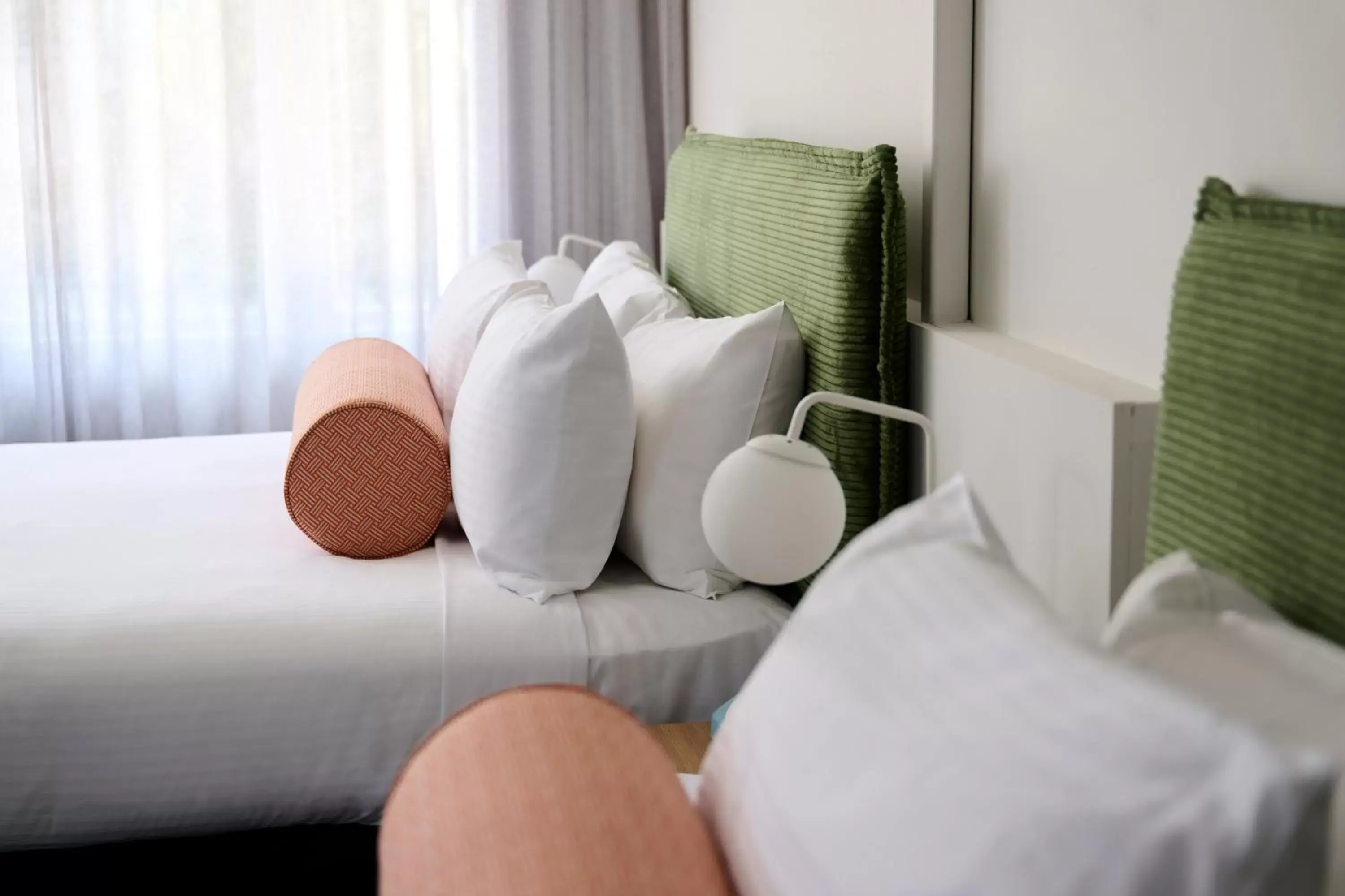 Bed in Baileys Parkside Motel by VetroBlu Bed in Baileys Parkside Motel by VetroBlu