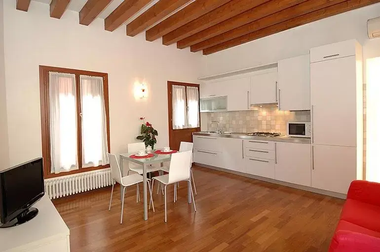 Property building, Kitchen/Kitchenette in Corte Nova