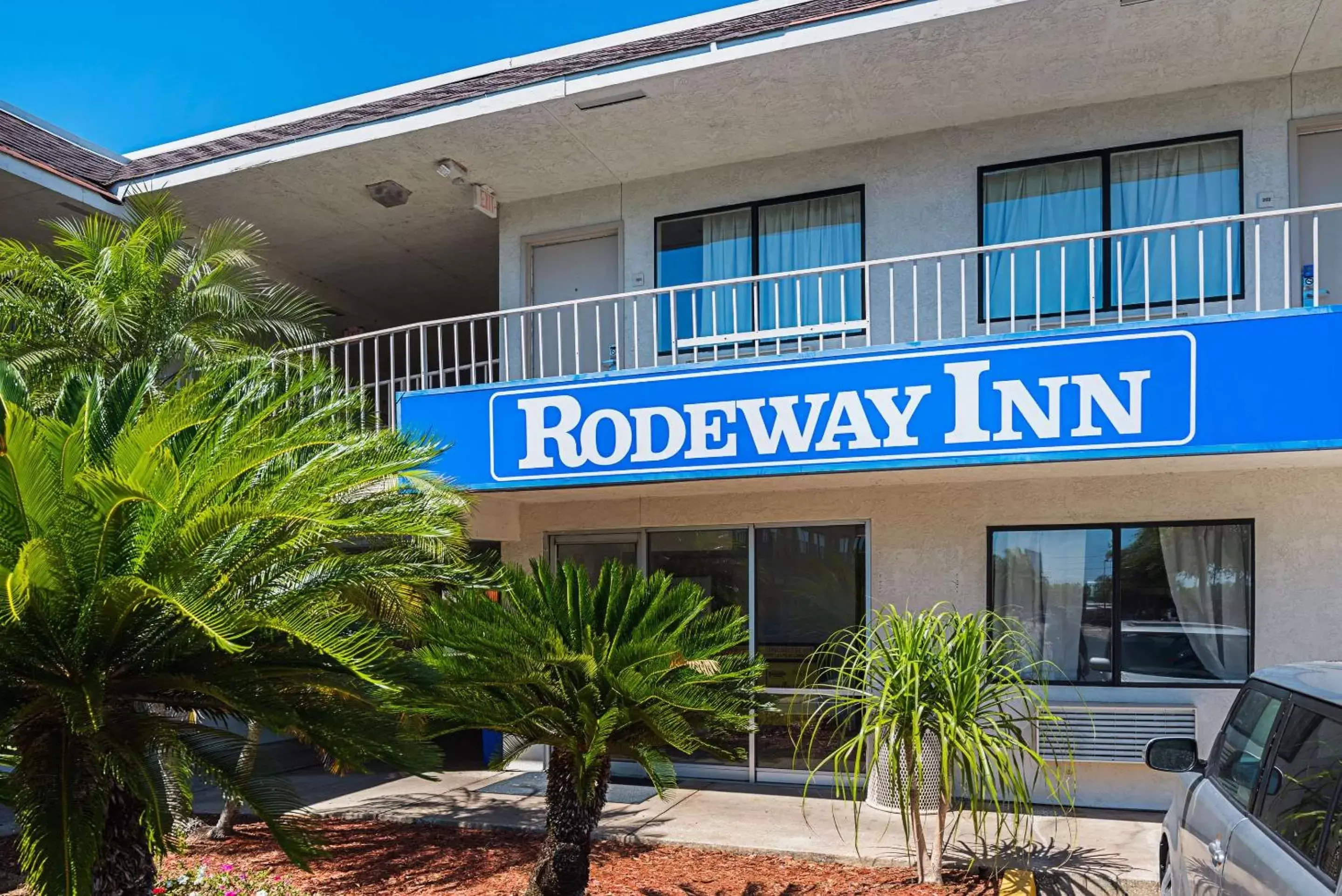 Property building in Rodeway Inn Kissimmee Maingate West - Free Theme Park Shuttle