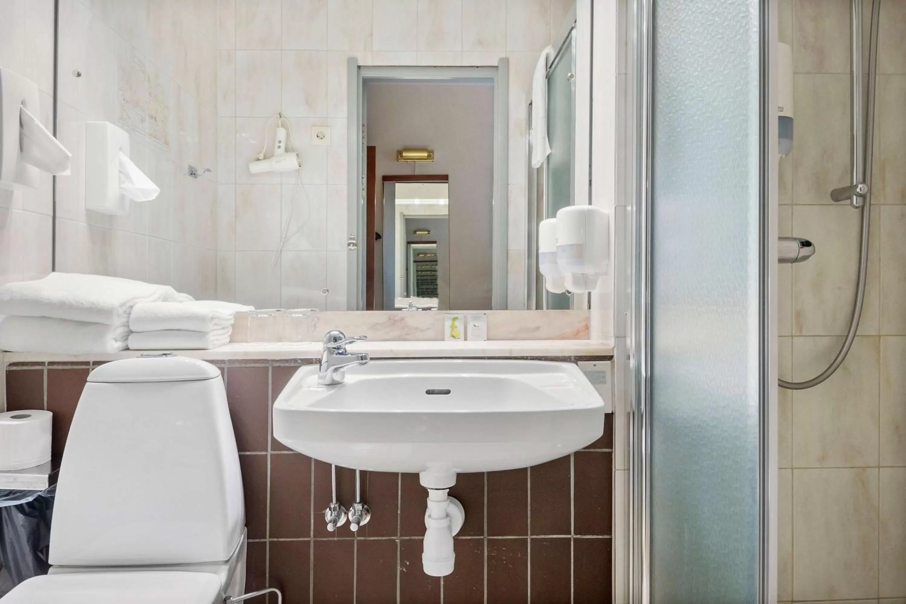 Bathroom in Sure Hotel by Best Western Focus